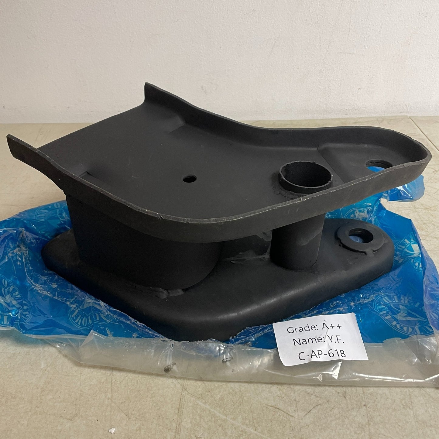 Automann Leaf Spring Hanger Front Hutch Bracket Heavy‑Duty Model M8288