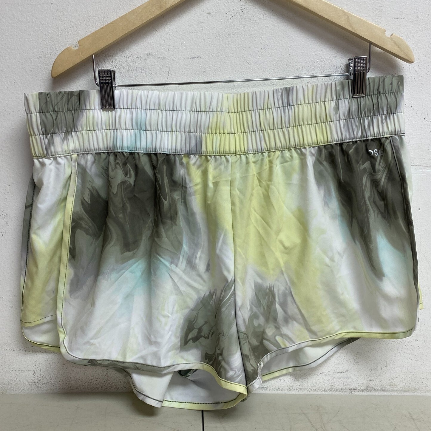 DSG Women's 3â High Rise Stride Multi Wash Effect Shorts Multicolor DAW12327PR