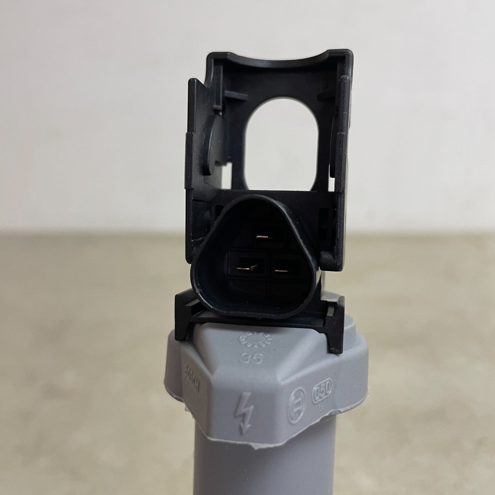 Bosch Ignition Coil Plug-In OE Pencil Coil Black 2006-2018 BMW/Mini 0221504800