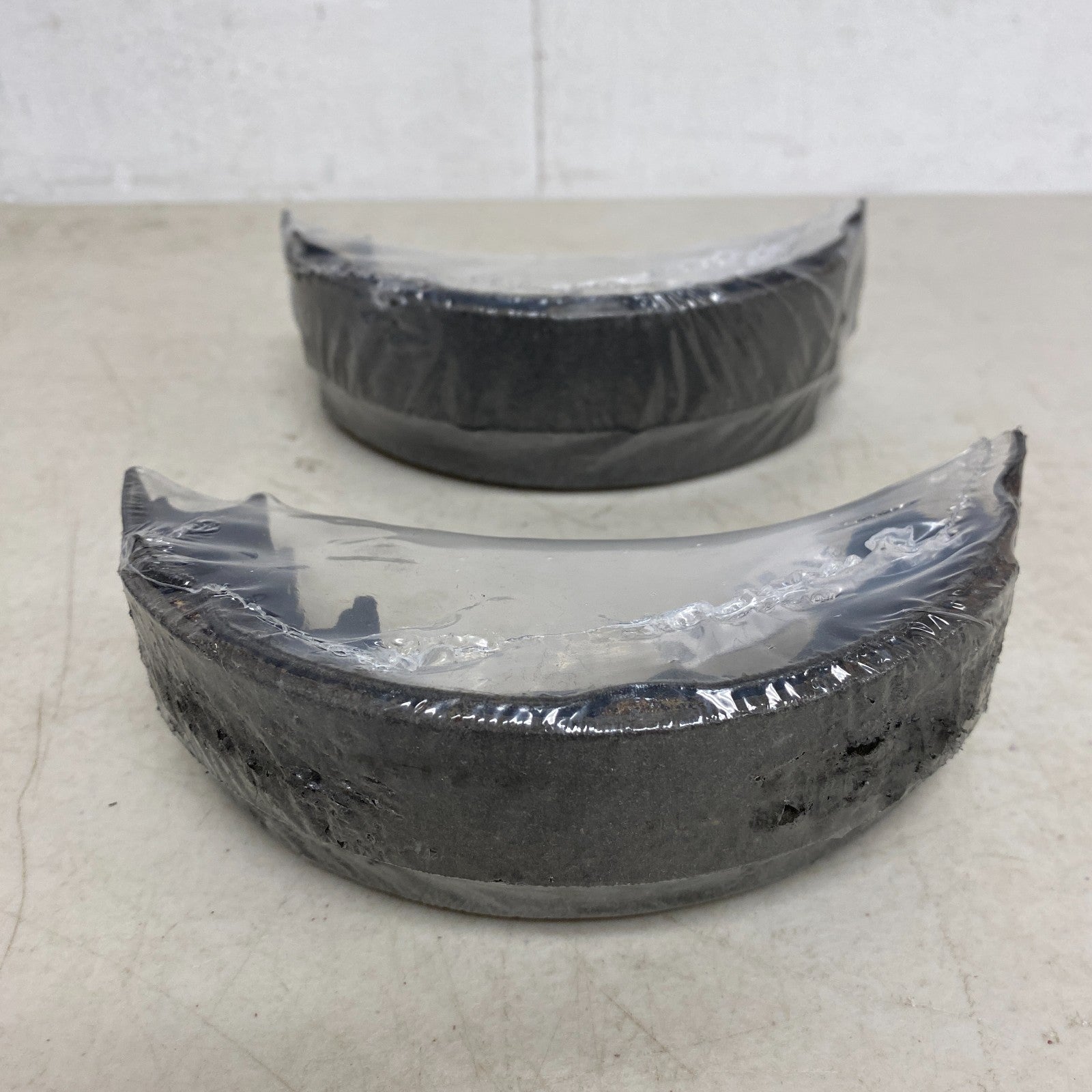 BOSCH BS758 Blue Parking Brake Shoe Set for Subaru Baja, Legacy, Outback