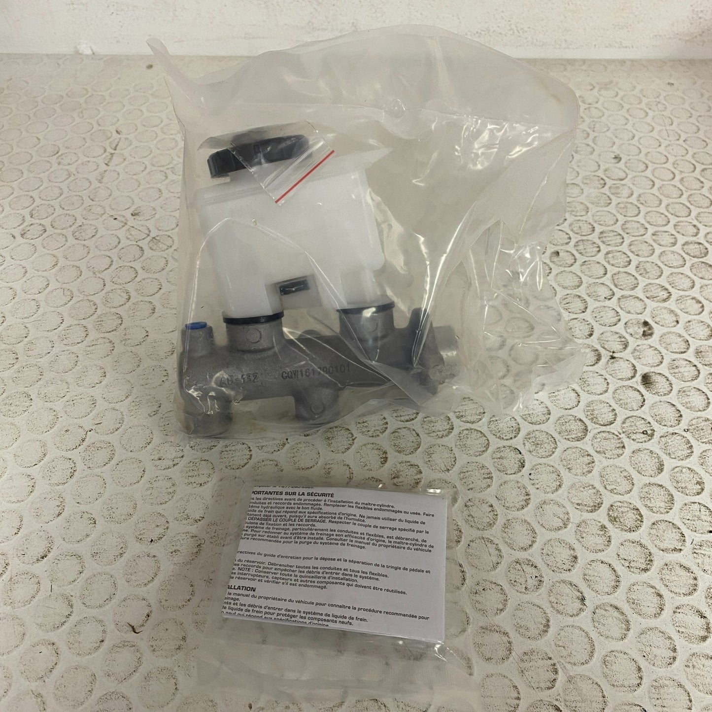 Carquest Wearever MCA390515 Brake Master Cylinder w/ Reservoir 15/16″ Bore