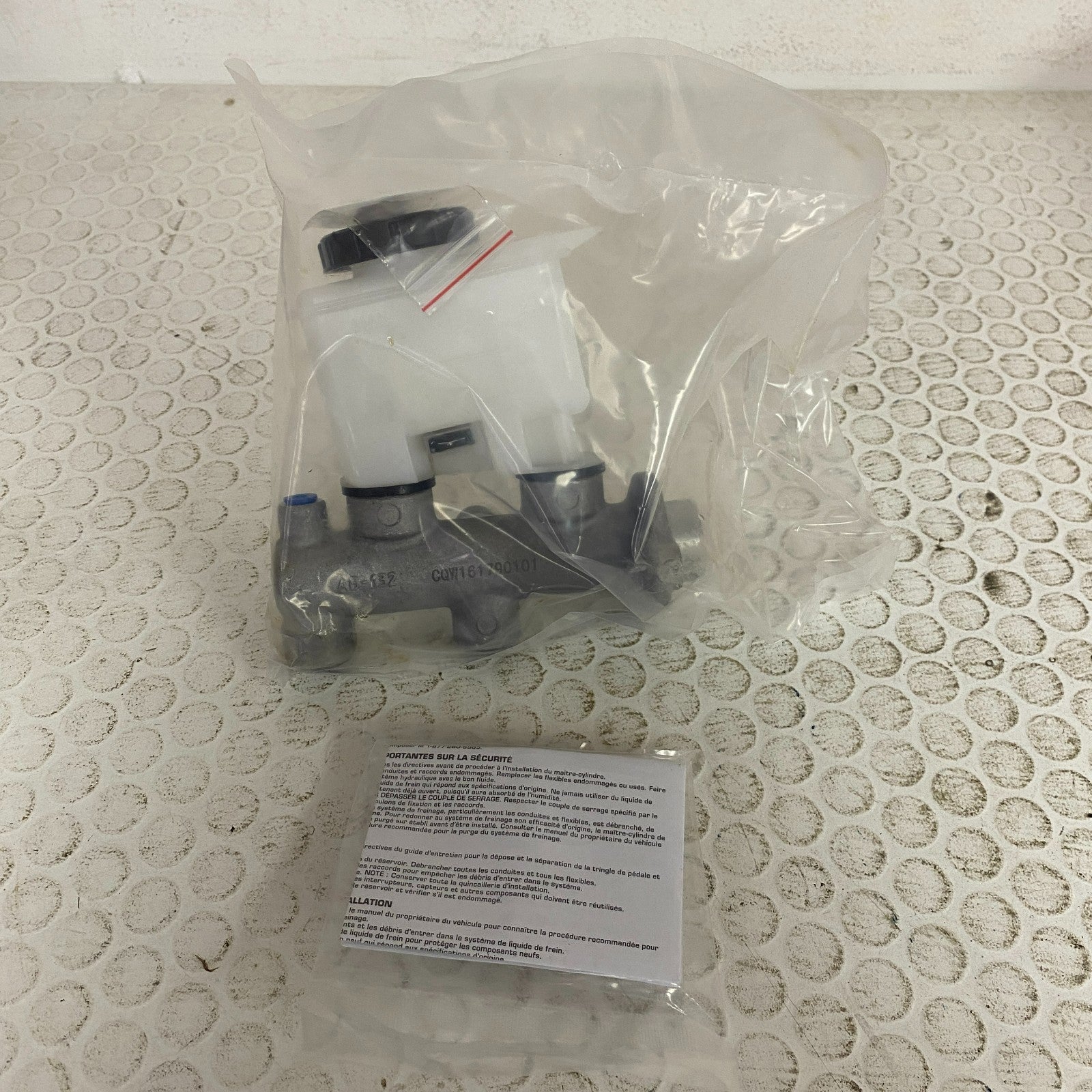 Carquest Wearever MCA390515 Brake Master Cylinder w/ Reservoir 15/16″ Bore