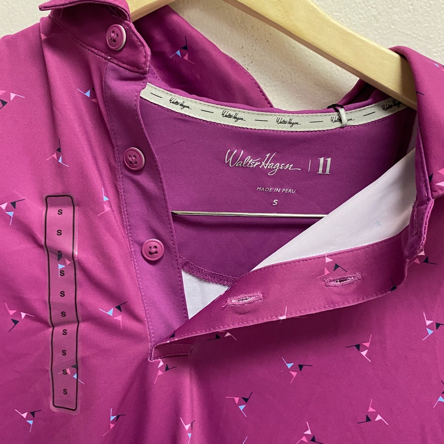 Walter Hagan Men's P11 Pinwheel Flag Print Polo Flag Pinwheel Magenta MGA11497