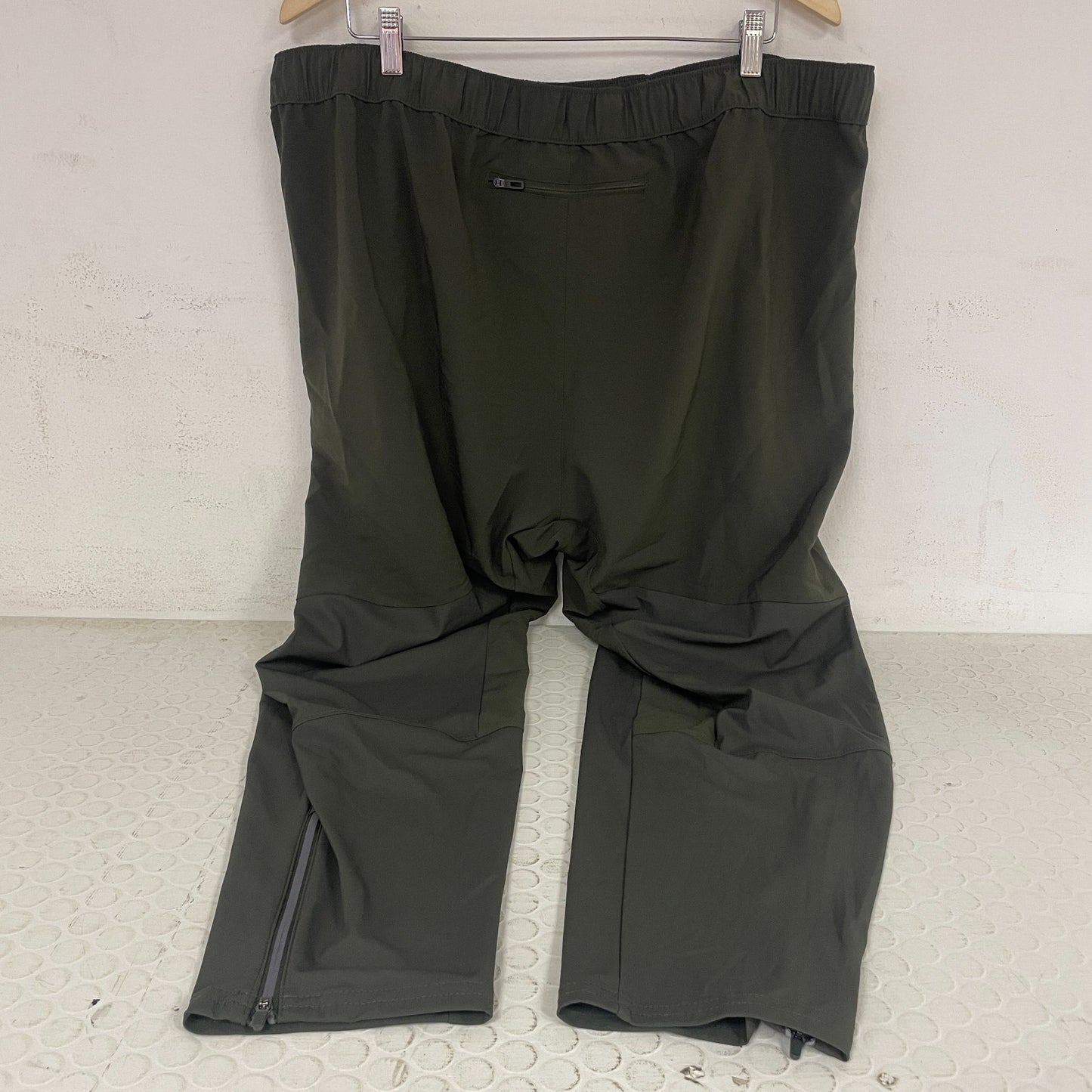 Menâs Mix Media Training Pants Forest Night MAX100404 NWT Gymwear New
