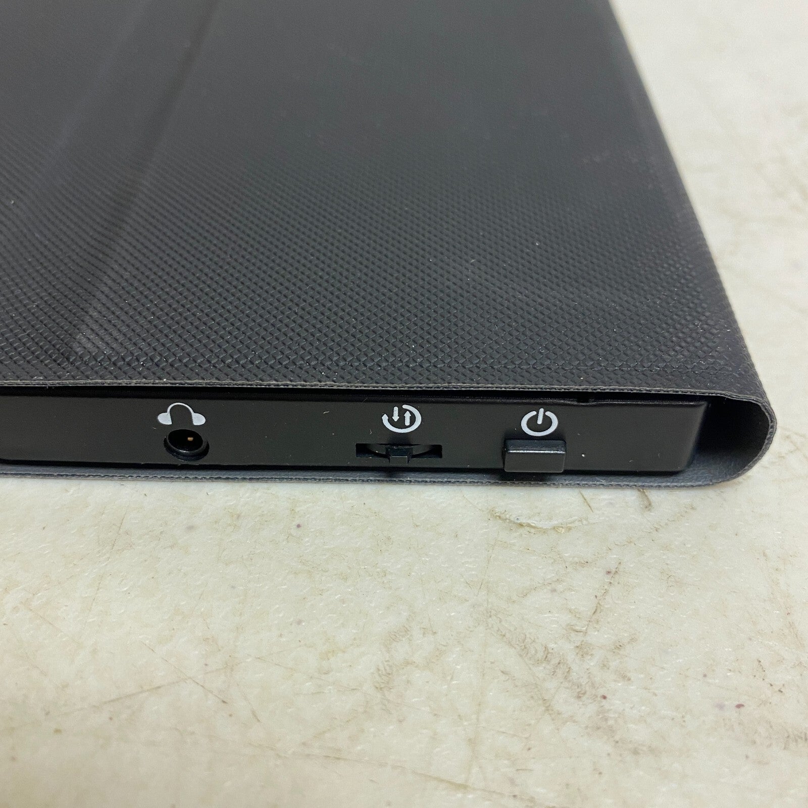 DR. J Professional CP0301 15.6'' Full HD IPS Freesync Portable Monitor