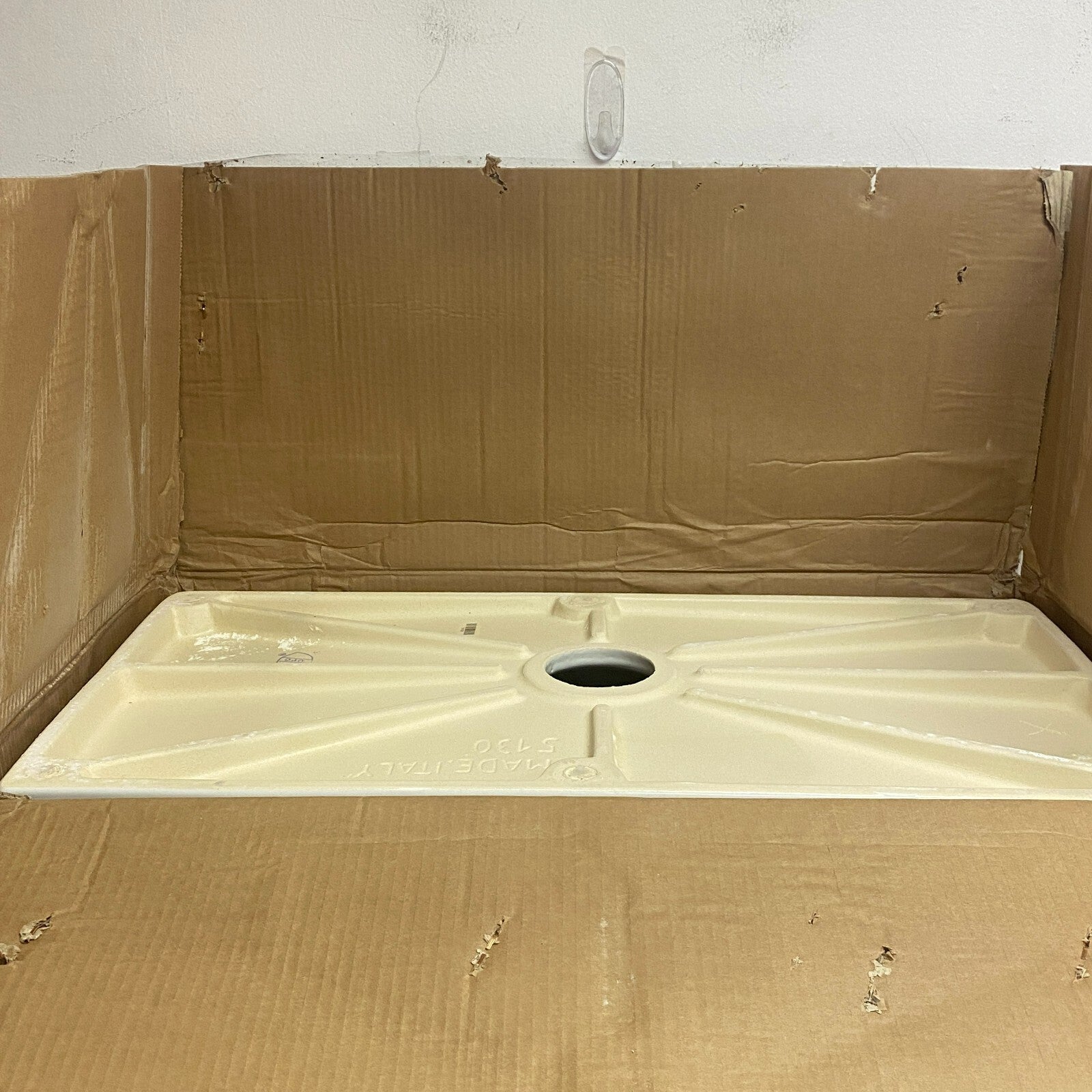SIGNATURE HARDWDARE 33" Grigham Reversible Fireclay Farmhouse Sink - White