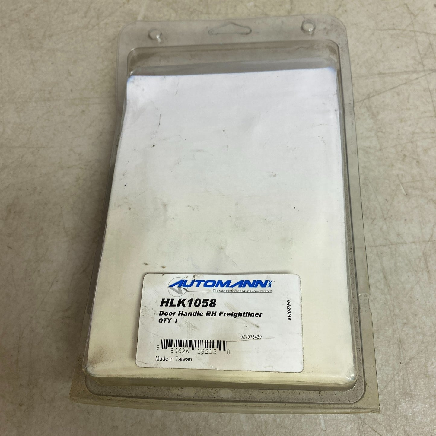 Automann HLK1058 Freightliner Exterior Door Handle Right Hand (RH)