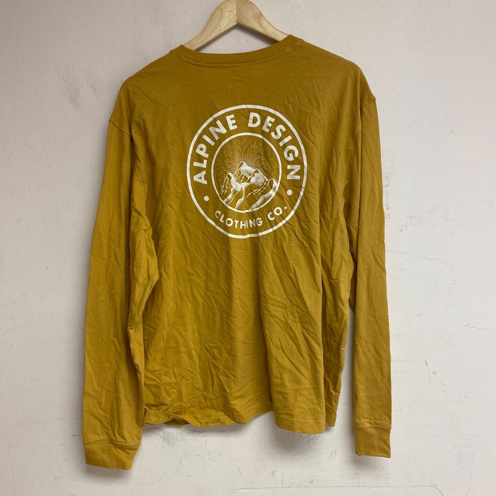 Alpine Design Men's AD M Long Sleeve Graphic Print Tee AD Logo/Gold ADM23200 New