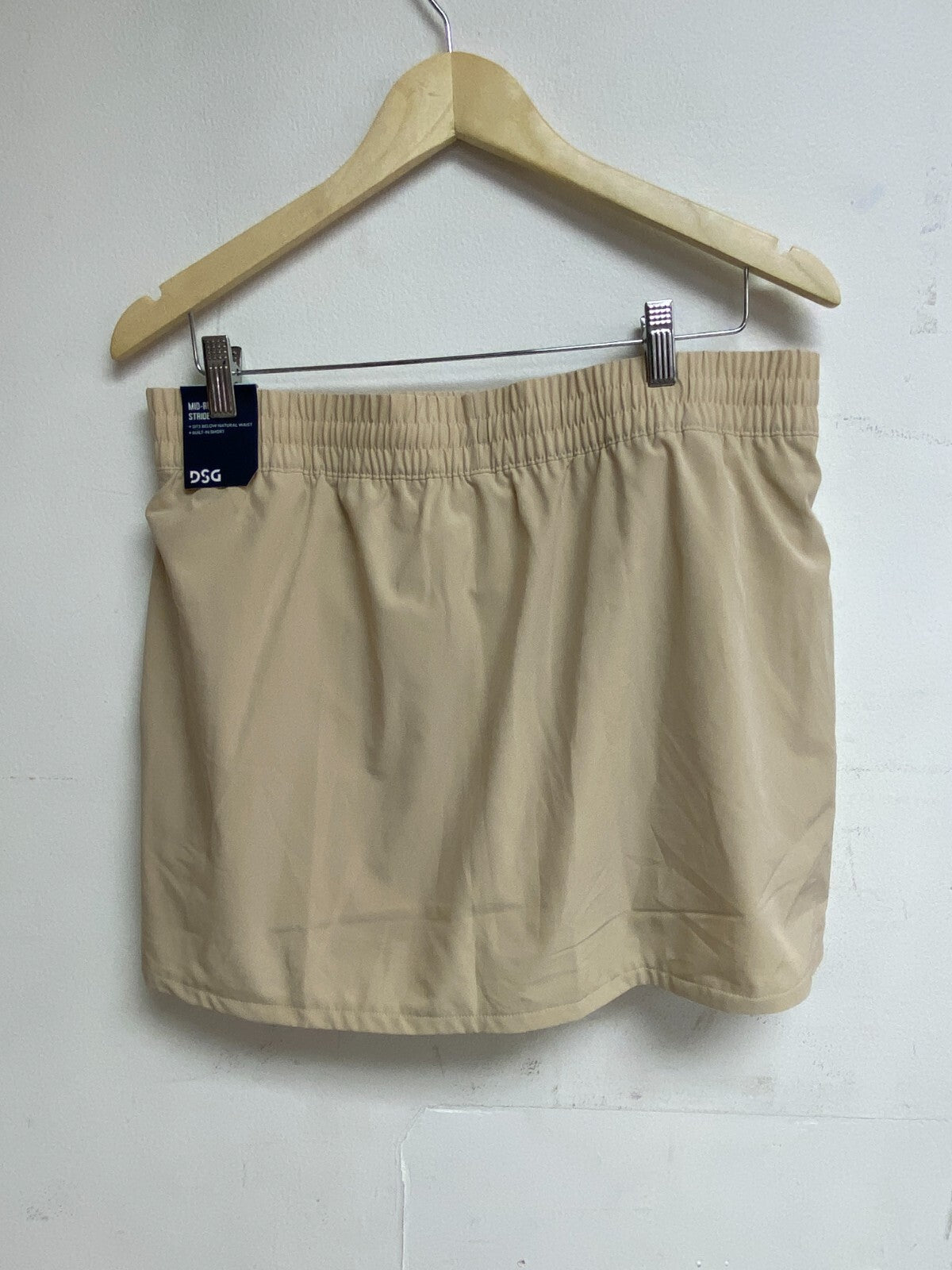 DSG Women's Stride Skort Creme/tan PocketLess Polyester Spandex Size Womens Larg