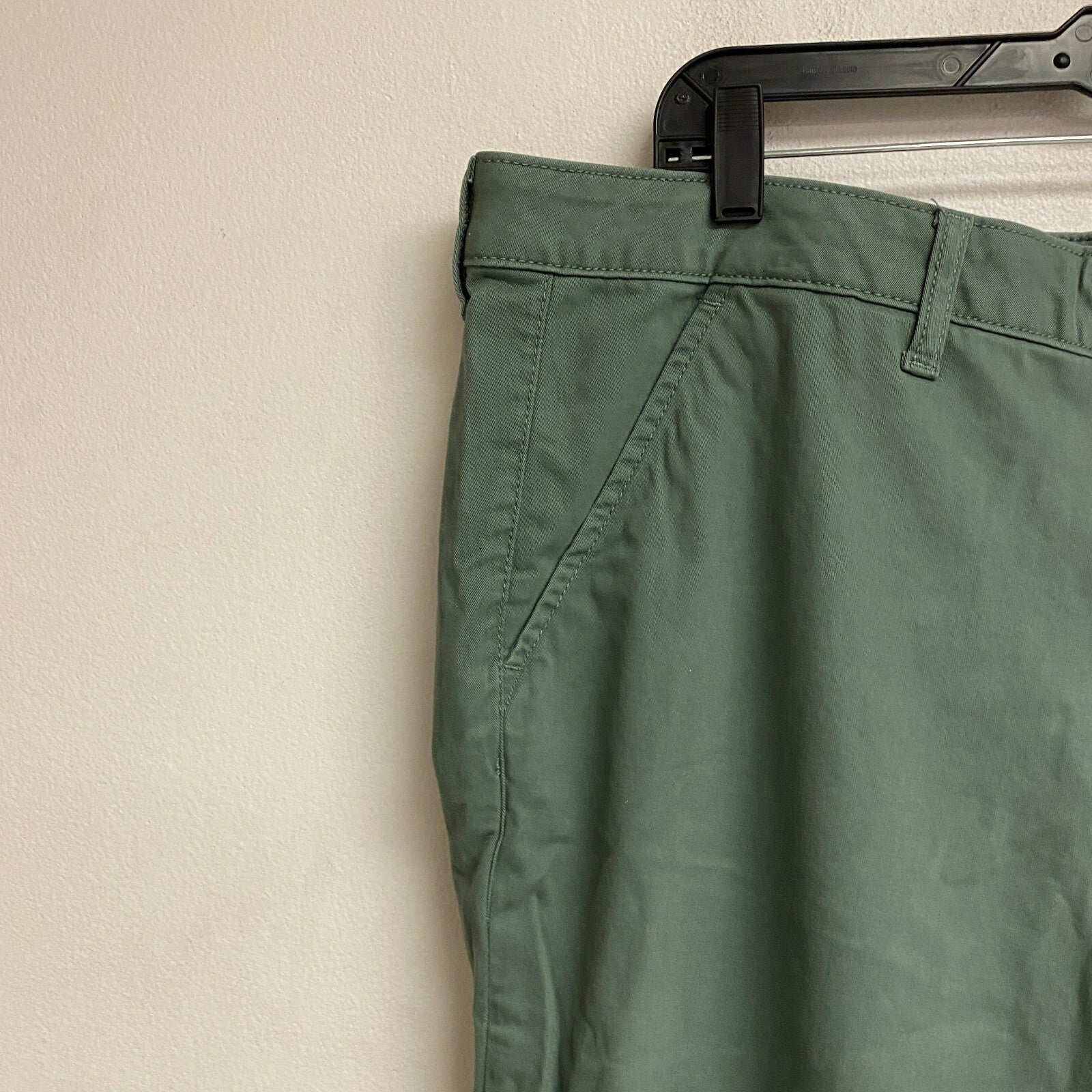 St. John's Bay Woman's Relaxed Fit Girl Pant Mid-Rise Easy Pants Size 16 Laurel