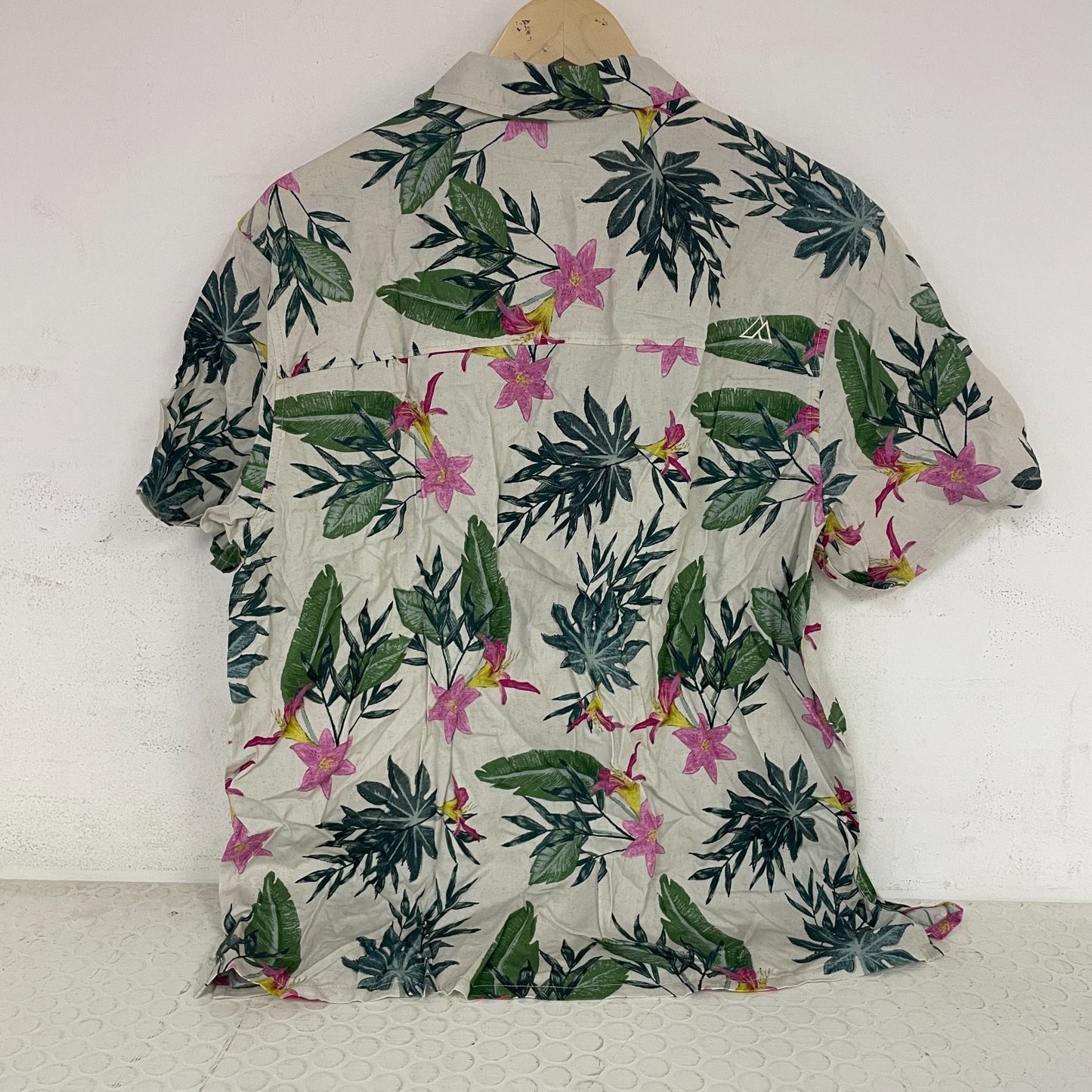 Alpine Design Menâs Woven Shirt Painted Jungle Print ADM13301 NWT New