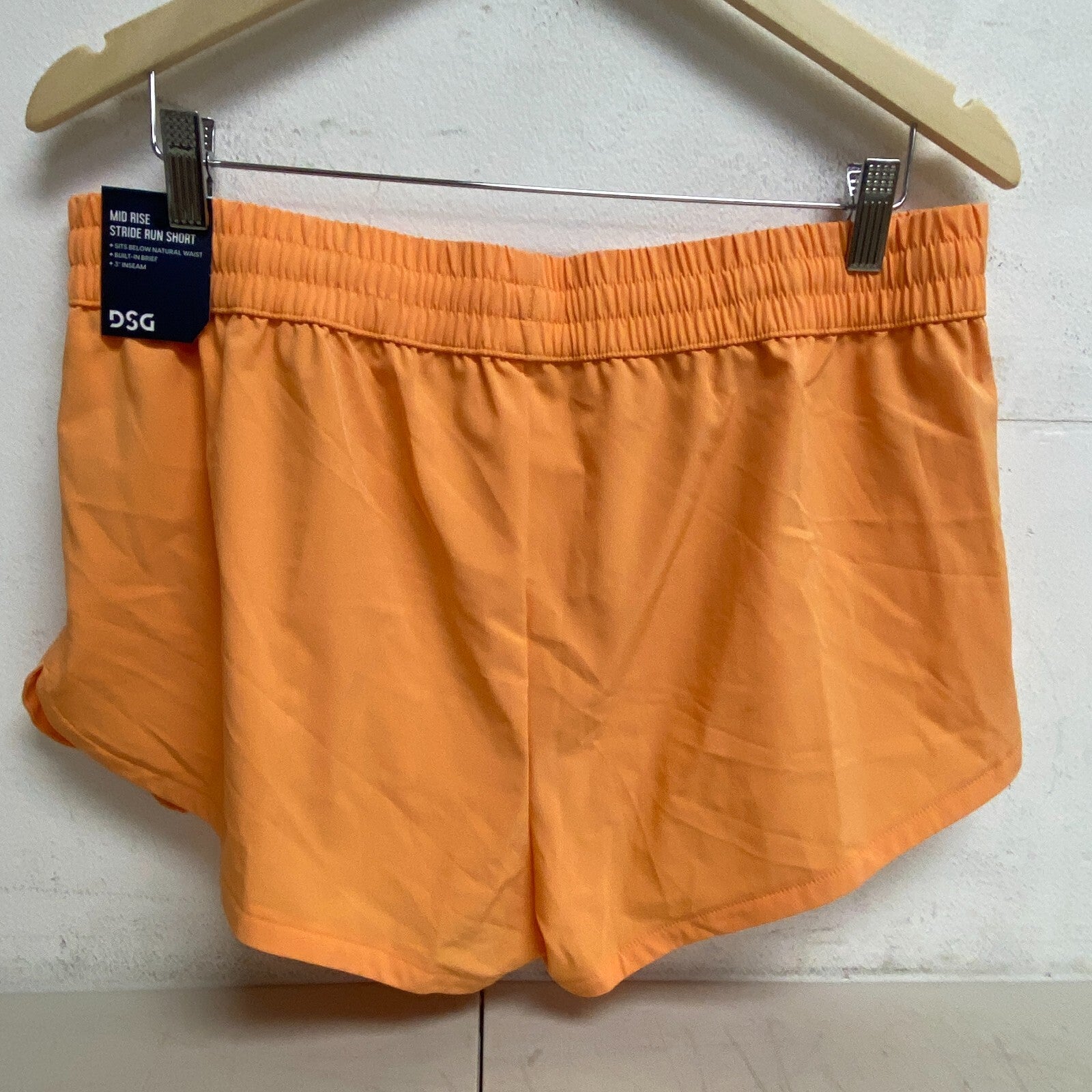 DSG Women's Stride Shorts Light Orange DAW39320AZ BRAND NEW Solid