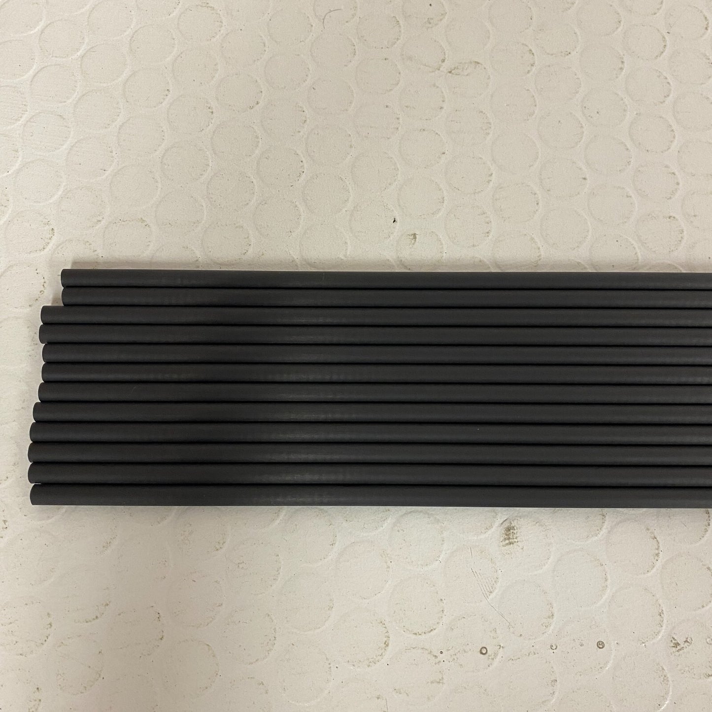 Carbon Express Mutiny Arrow Shaft Size 350 Carbon 12 Pack