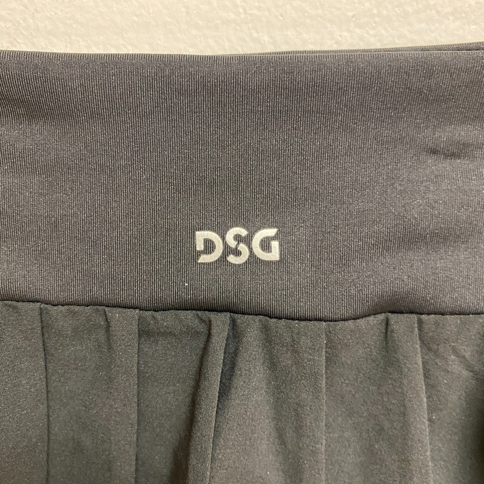 DSG Girls Performance Pleated Fashion MID-RISE Skort Pure Black DAG13110