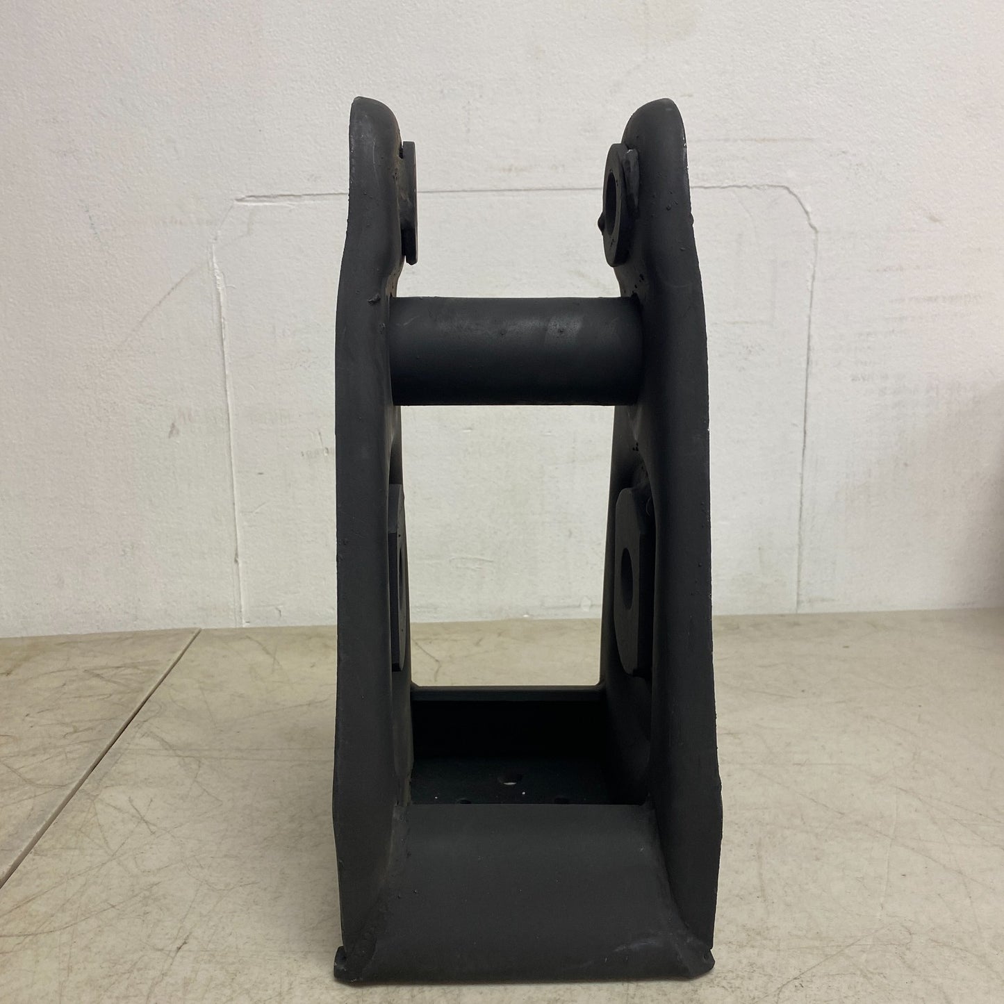 Automann Suspension Center Hanger for Hutchens H9700 Series M8097