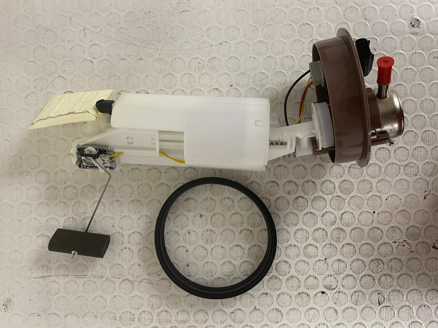 DENSO 953-3015 Fuel Pump Module Assembly 96-99 Dodge Plymouth Neon 2.0L