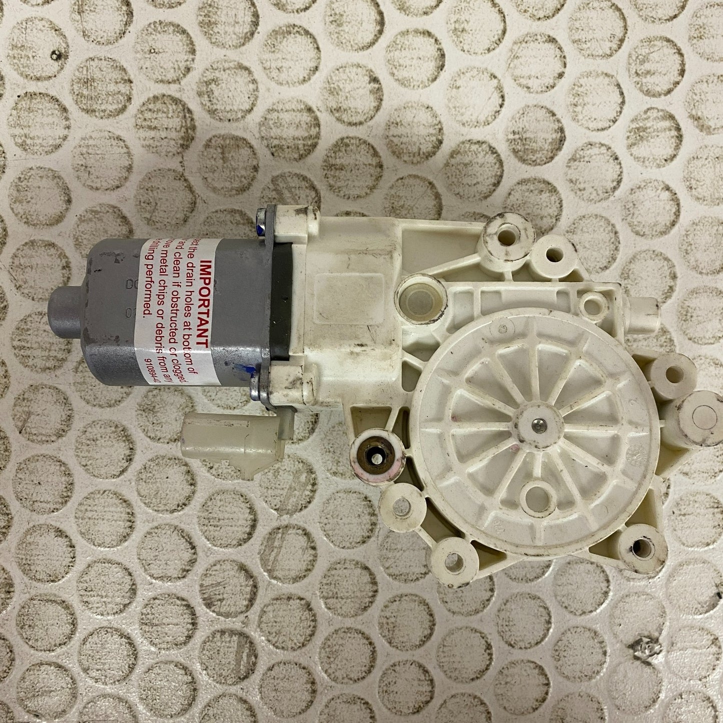 CARQUEST Reman Power Window Lift Motor Front Black 42‑631