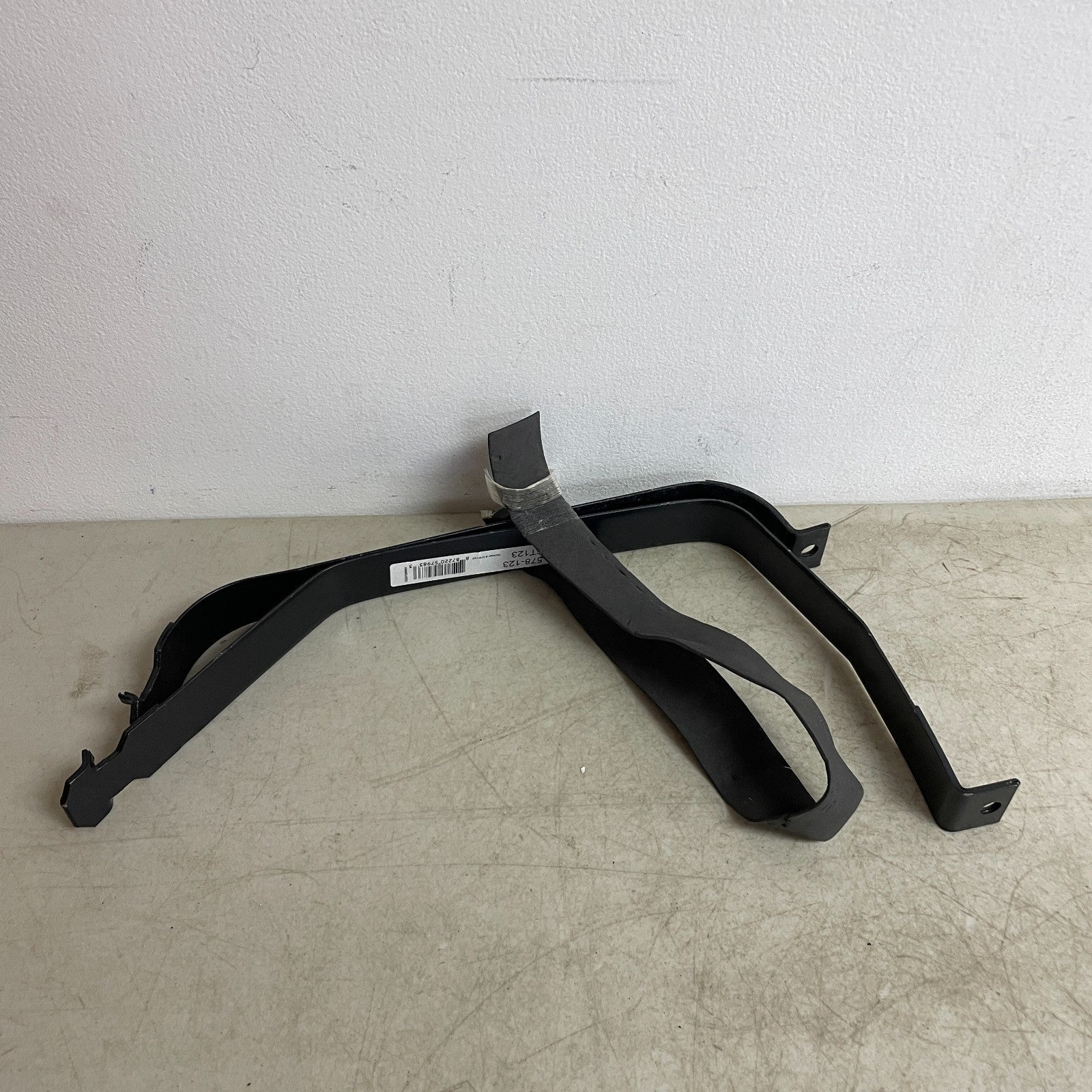 Carquest 578-124 Fuel Tank Strap Fits 1988–2000 Chevy GMC C/K Pickup