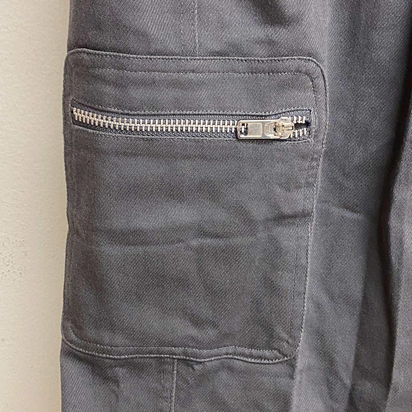 DSG Twitch + Allison  Women's Twill Jogger Carbon Grey BOSSW22309