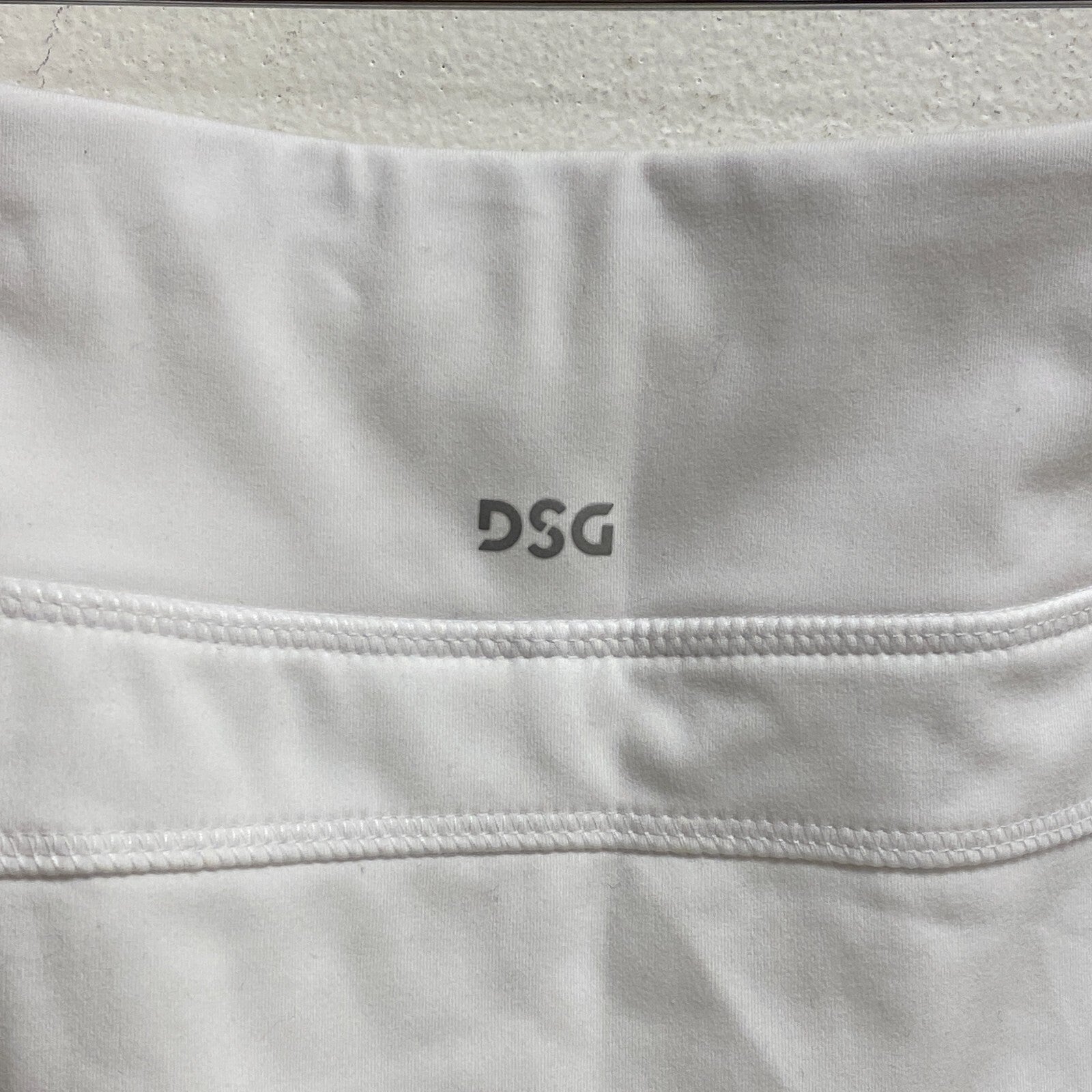 DSG Performance Skort Pure White DAW12325 BRAND NEW
