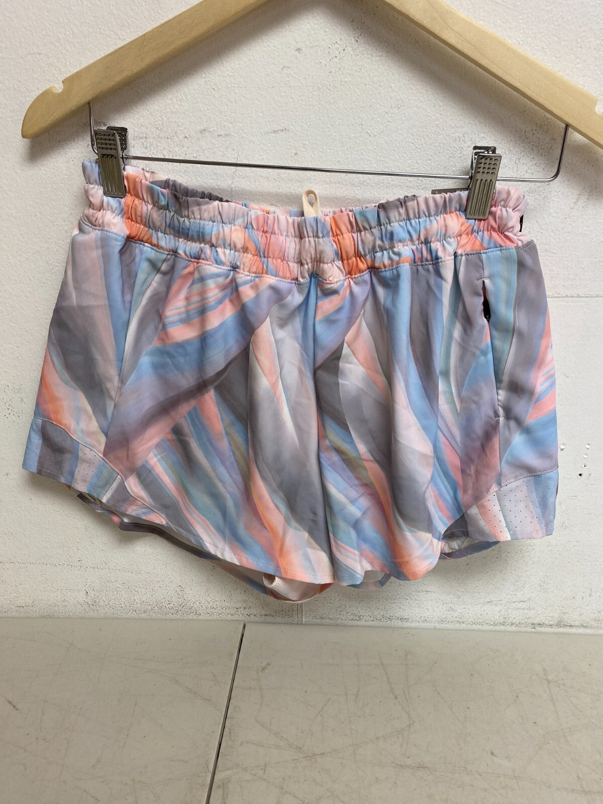 CALIA Women's Mid Rise Textured Mother Of Pearl Infinity Run Short WAX12336PRT