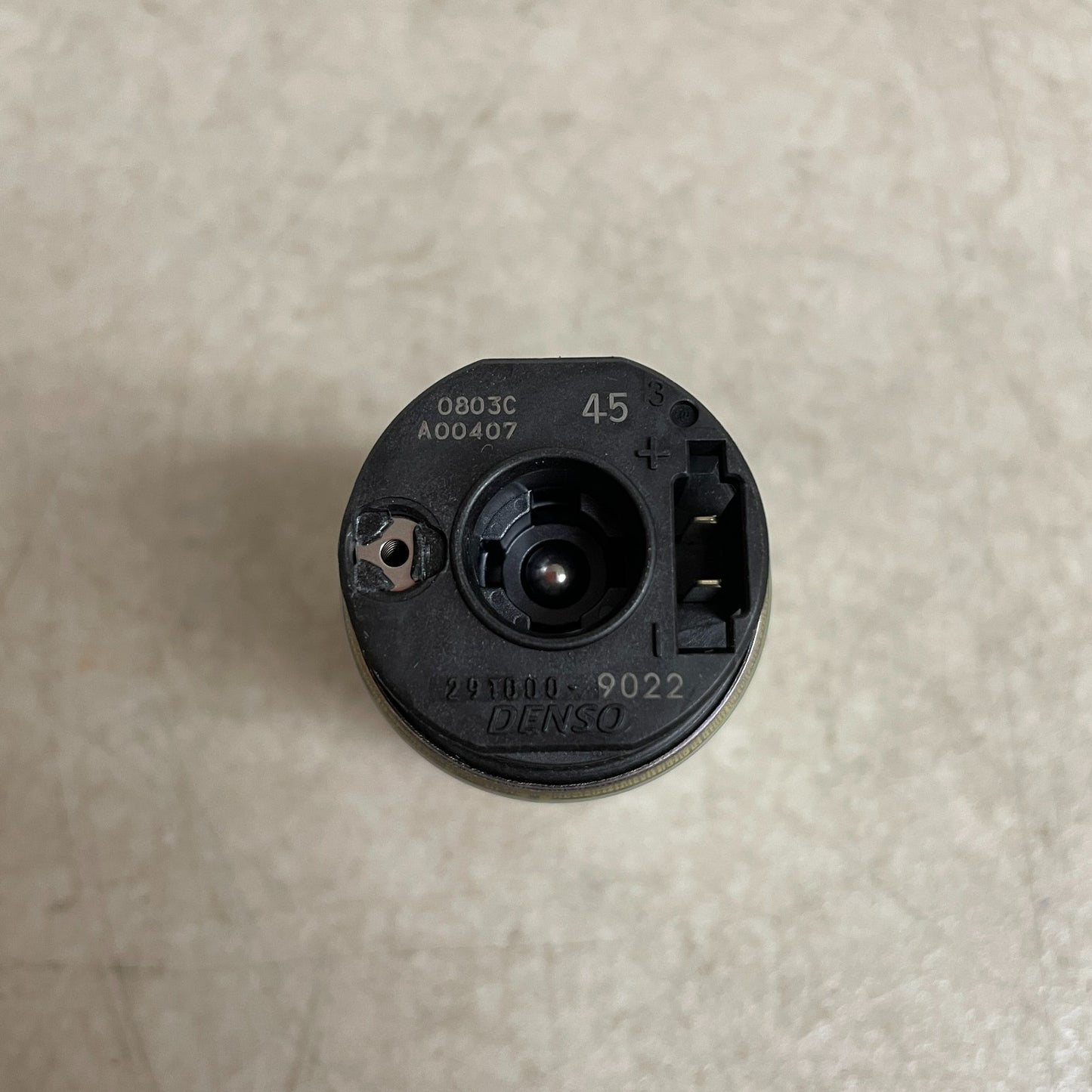 Denso 950-0202 Fuel Pump & Strainer Set First Time Fit Mounting Kit