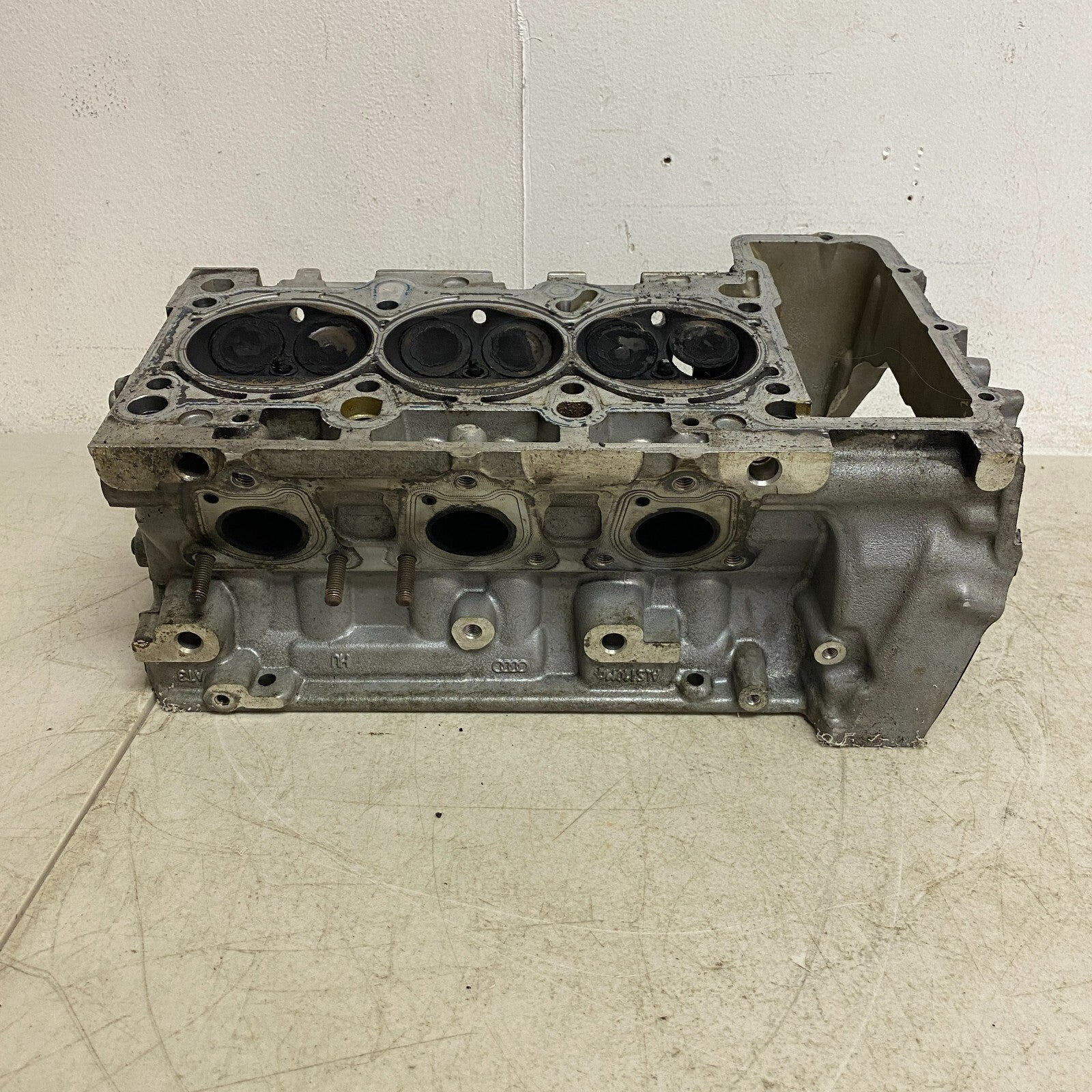 Audi PETROL ENGINE MOTOR LEFT CYLINDER HEAD 06E103404AA