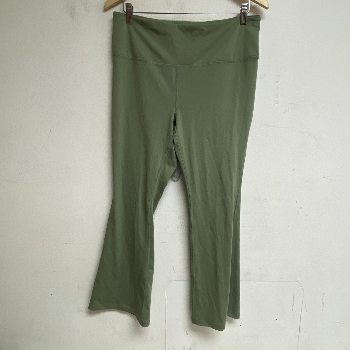 DSG Women's Momentum High Rise Crop Flare Legging Olive Leaf DAW13306