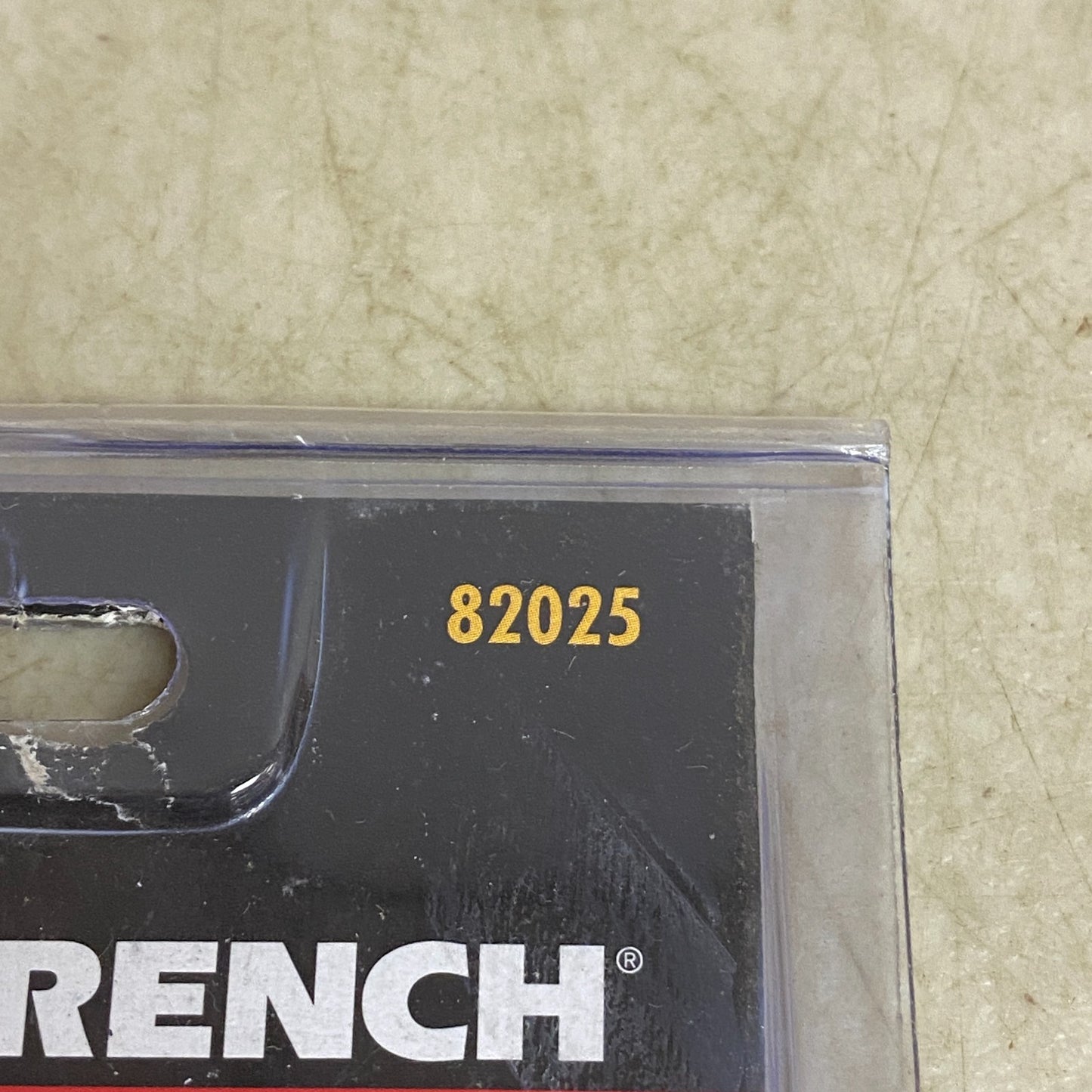 GEARWRENCH 8″ Lineman’s Pliers Multi Material Grip 82025