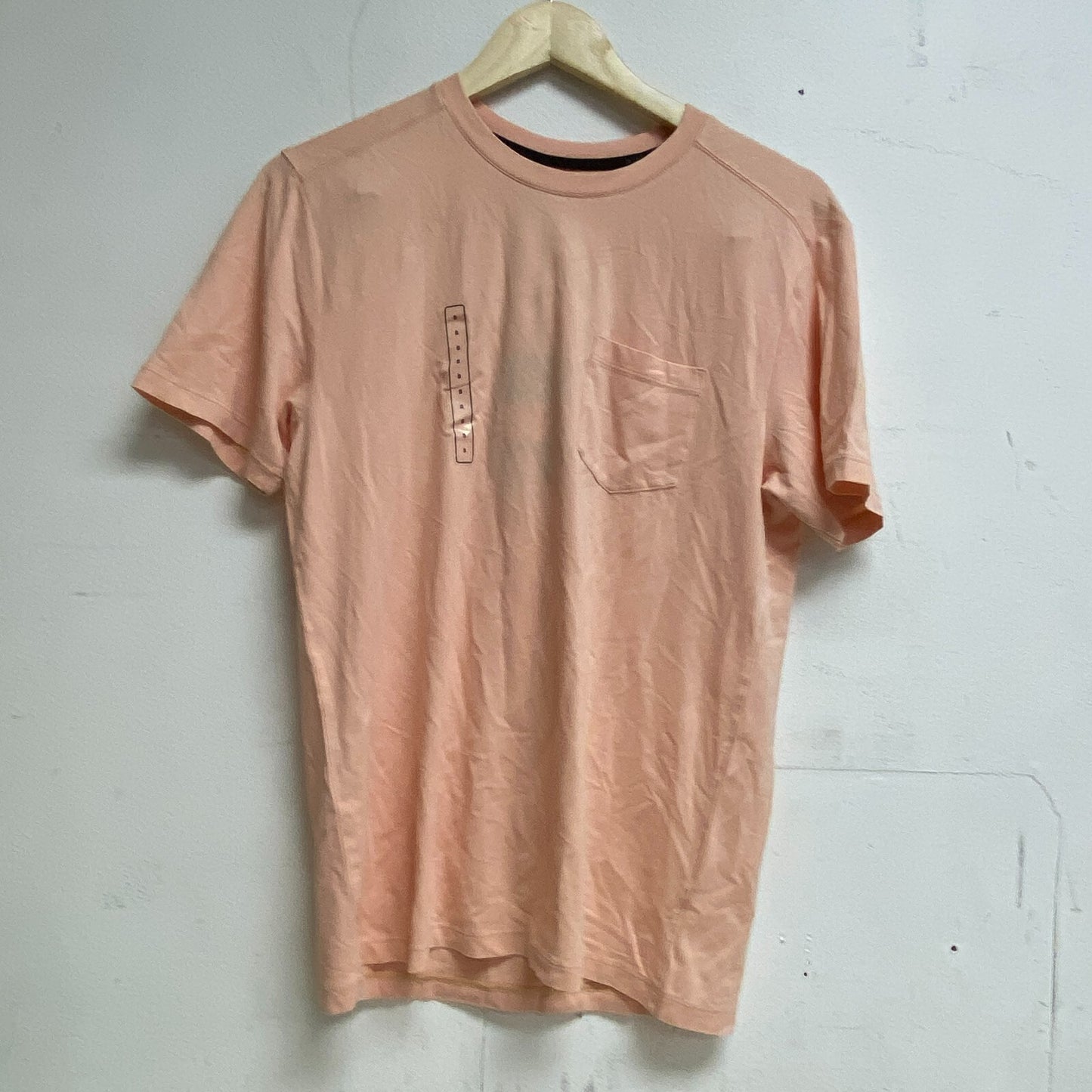 VRST Men's Essential Pocket Tee Pink Crepe Short Sleeve Crew Neck MAX100354