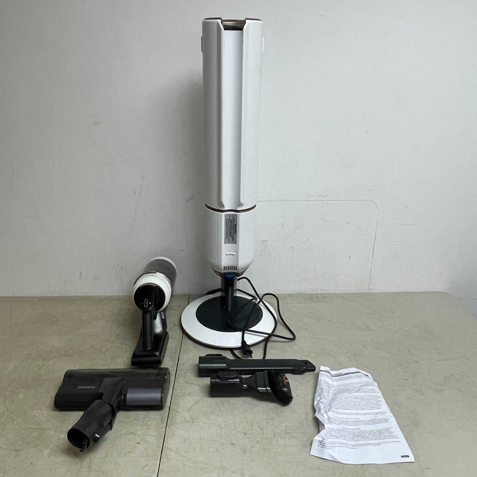 Samsung BESPOKE Jet Cordless Stick Vacuum w/ Clean Station Misty White