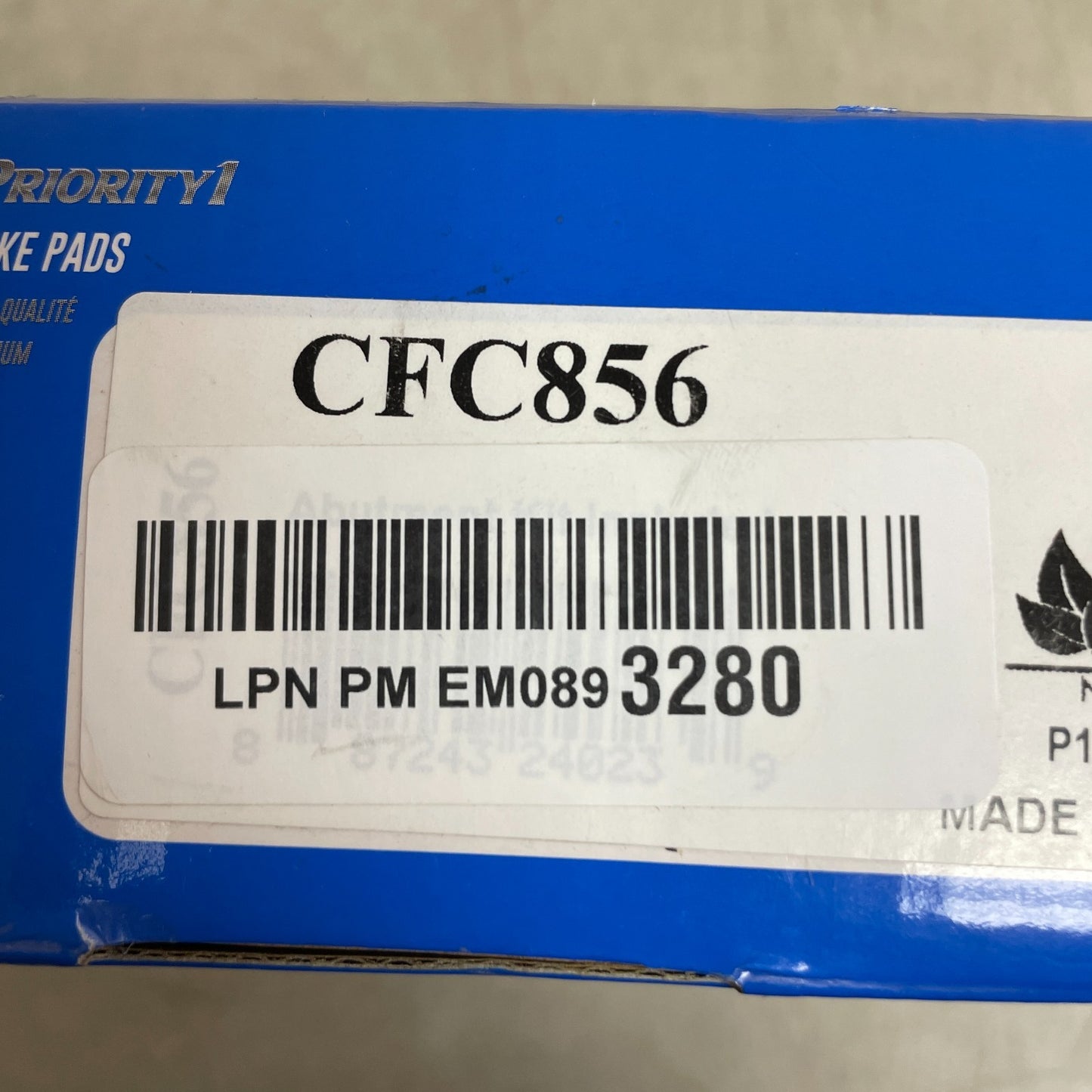 Bendix CFC856 Ceramic Front Brake Pads w Hardware Fits Chrysler Dodge Jeep 01-08