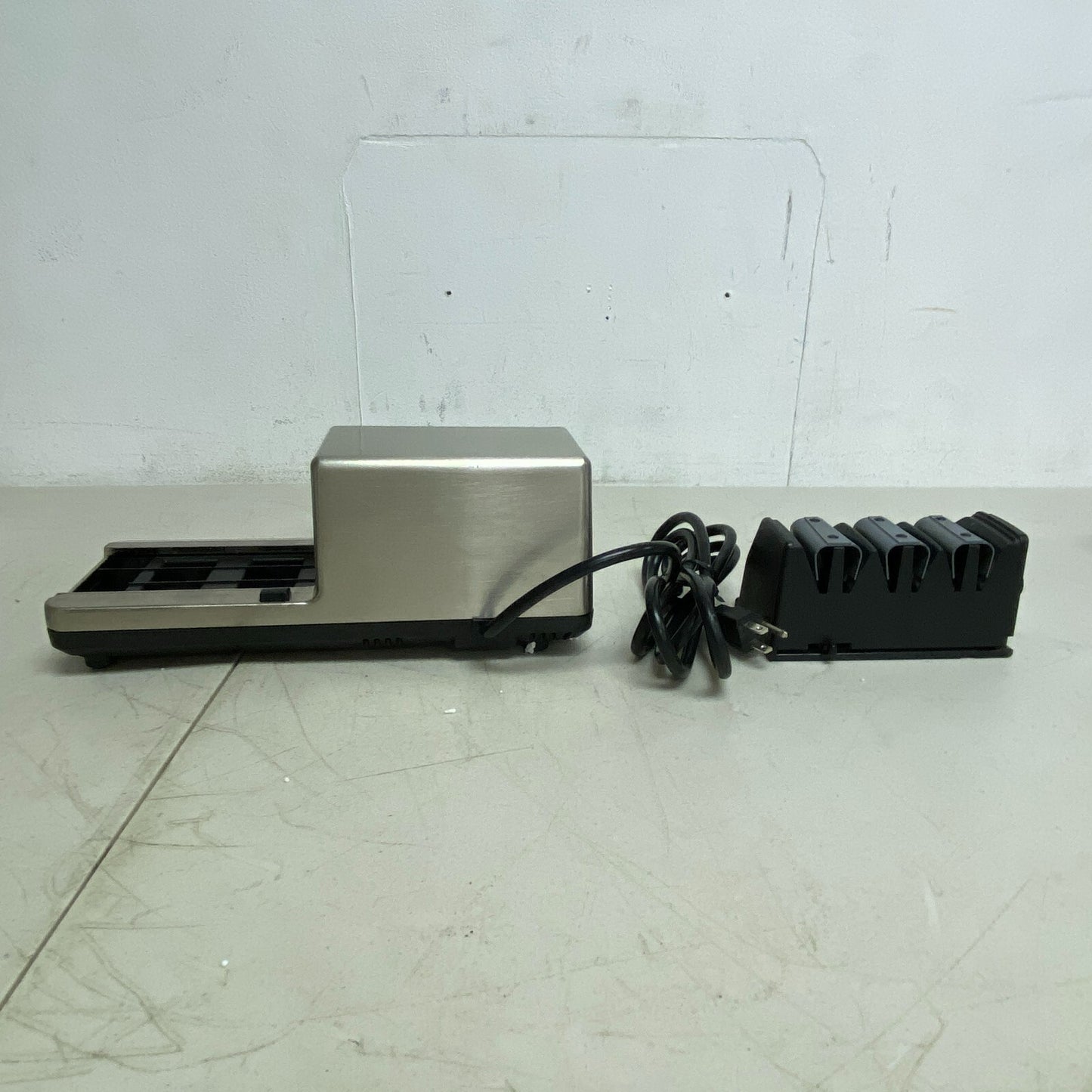 CHEFS CHOICE 2100 COMMERCIAL SHARPENER 3 STAGE 20 DEG TRIZOR INCLUDES 20 DEG,,,,