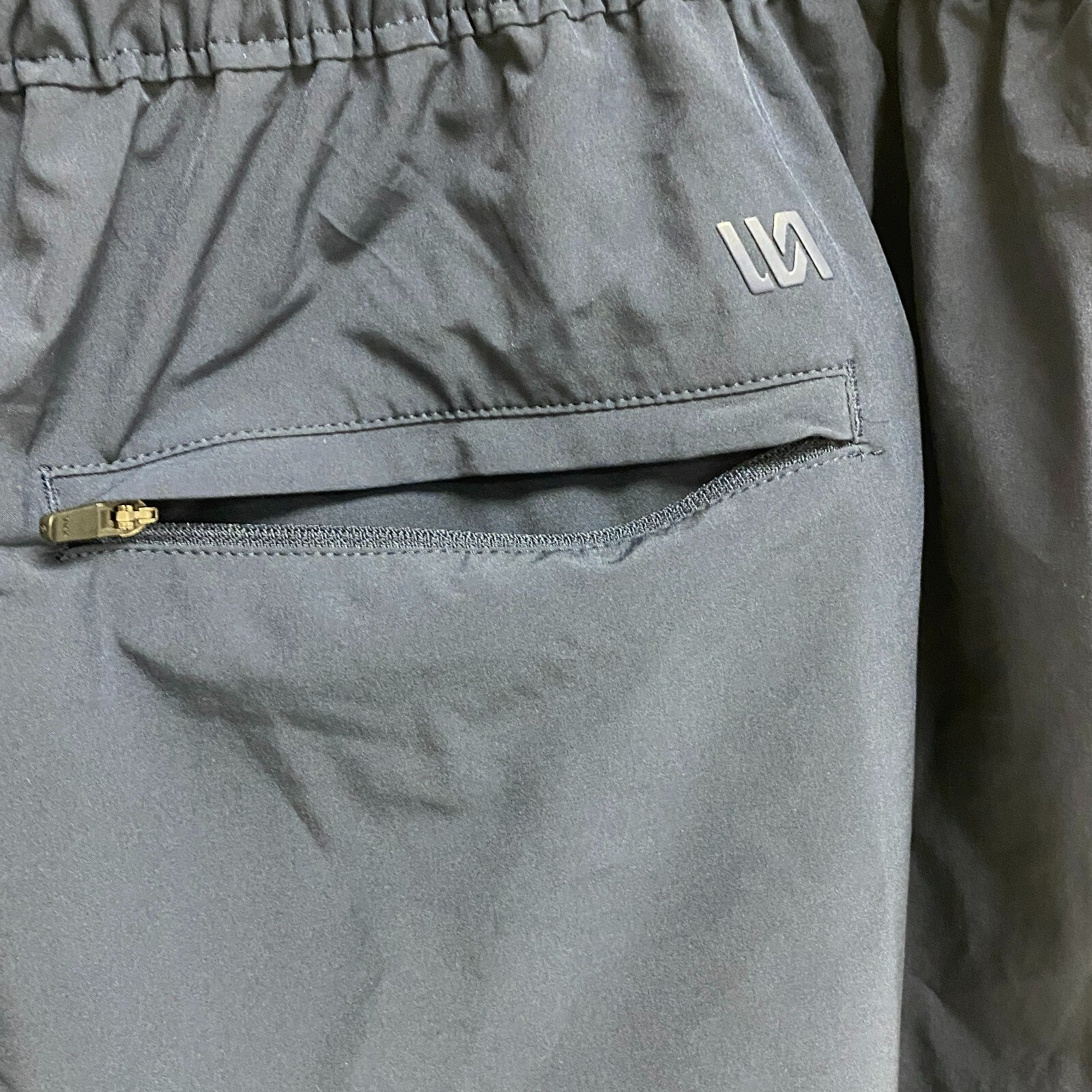 VRST Menâs 5" Resort Short Dark Ardosia Slate MAX2004645 Trendy Summer Running