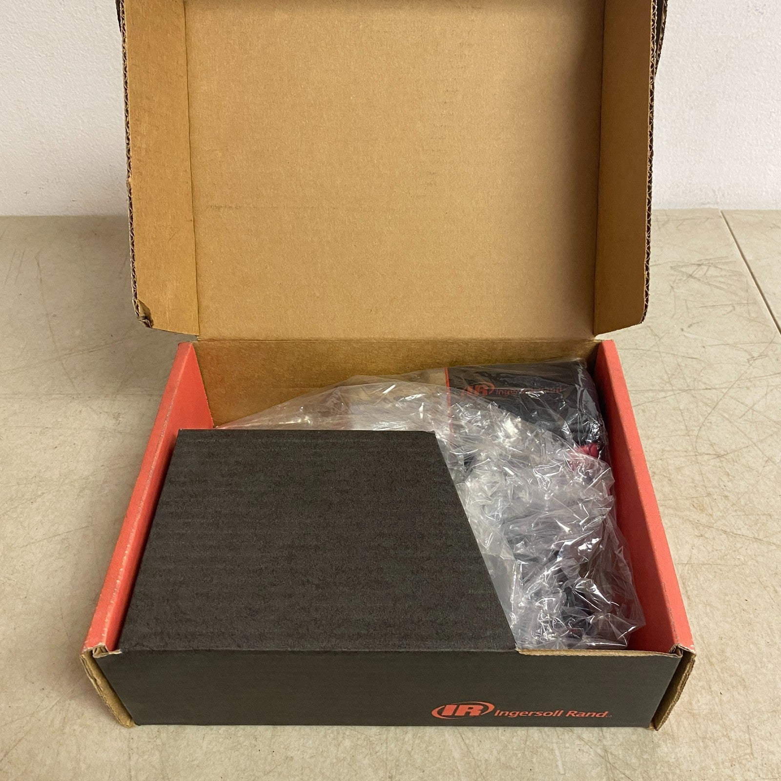 Ingersoll Rand Quiet Air Impact Wrench ½″ Drive 2″ Ext Anvil Gray 2135QXPA‑2