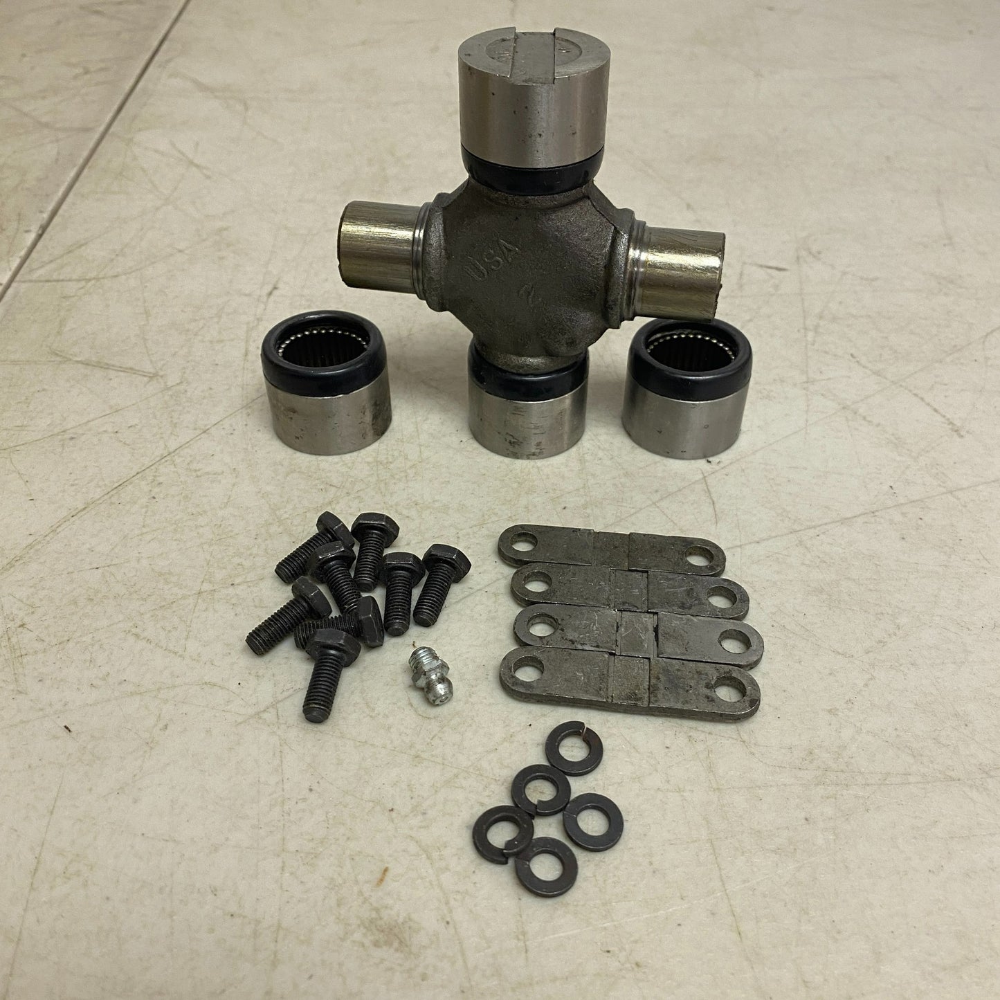 CARQUEST Brake Master Cylinder with Reservoir Gray Aluminum 1.25″ MCA390321