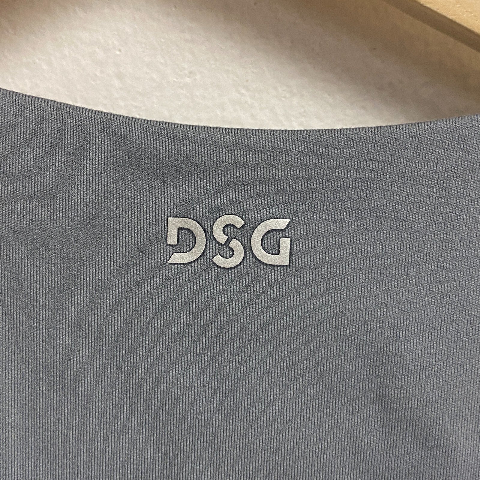 DSG Women's Momentum Cropped  Scoop Neck Tank Top Wet Cement DAW13301 New