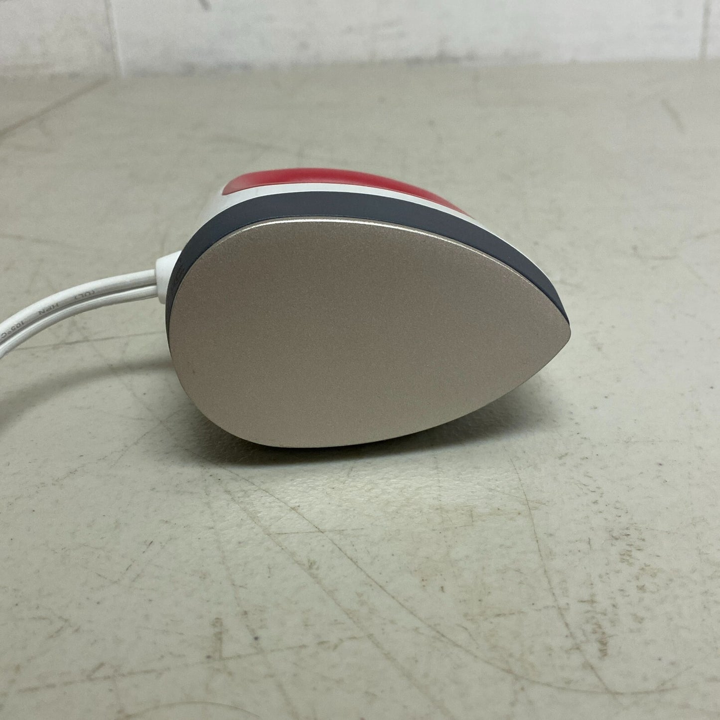 Cricut EasyPress Mini™, Raspberry - Compact Handheld Heat Press 4"x3.5"