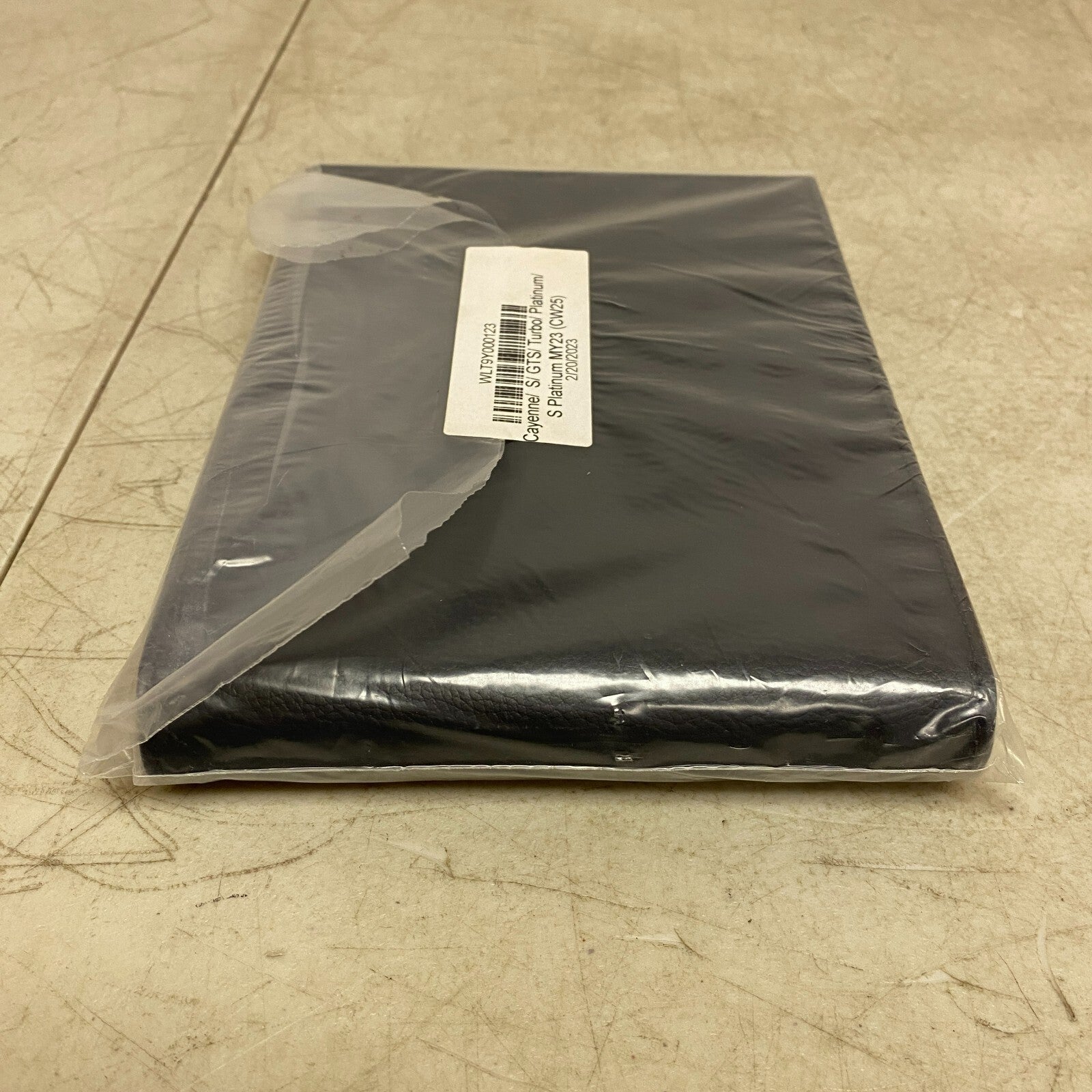 2023 Porshe Cayenne Owners Manuals and Wallet BRAND NEW SEALED