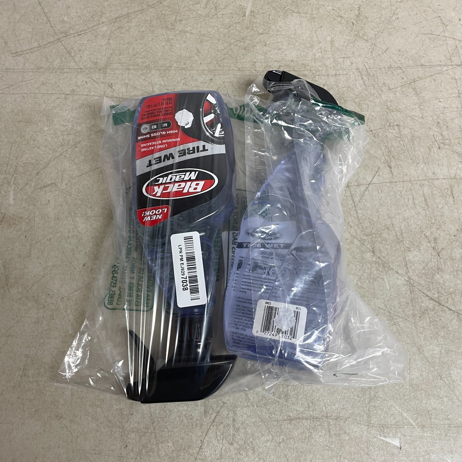 Black Magic 2 Pack 23 oz Tire Wet High Gloss Tire Dressing Spray BM23