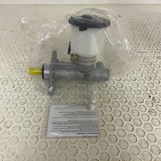 CARQUEST Wearever Brake Master Cylinder 15/16″ Bore w/ Reservoir MCA390044