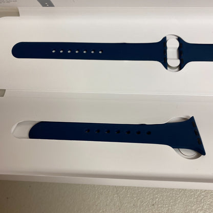 Apple Watch SE (1st Gen) GPS, 40mm Silver Aluminum Case w Abyss Blue Sport Band