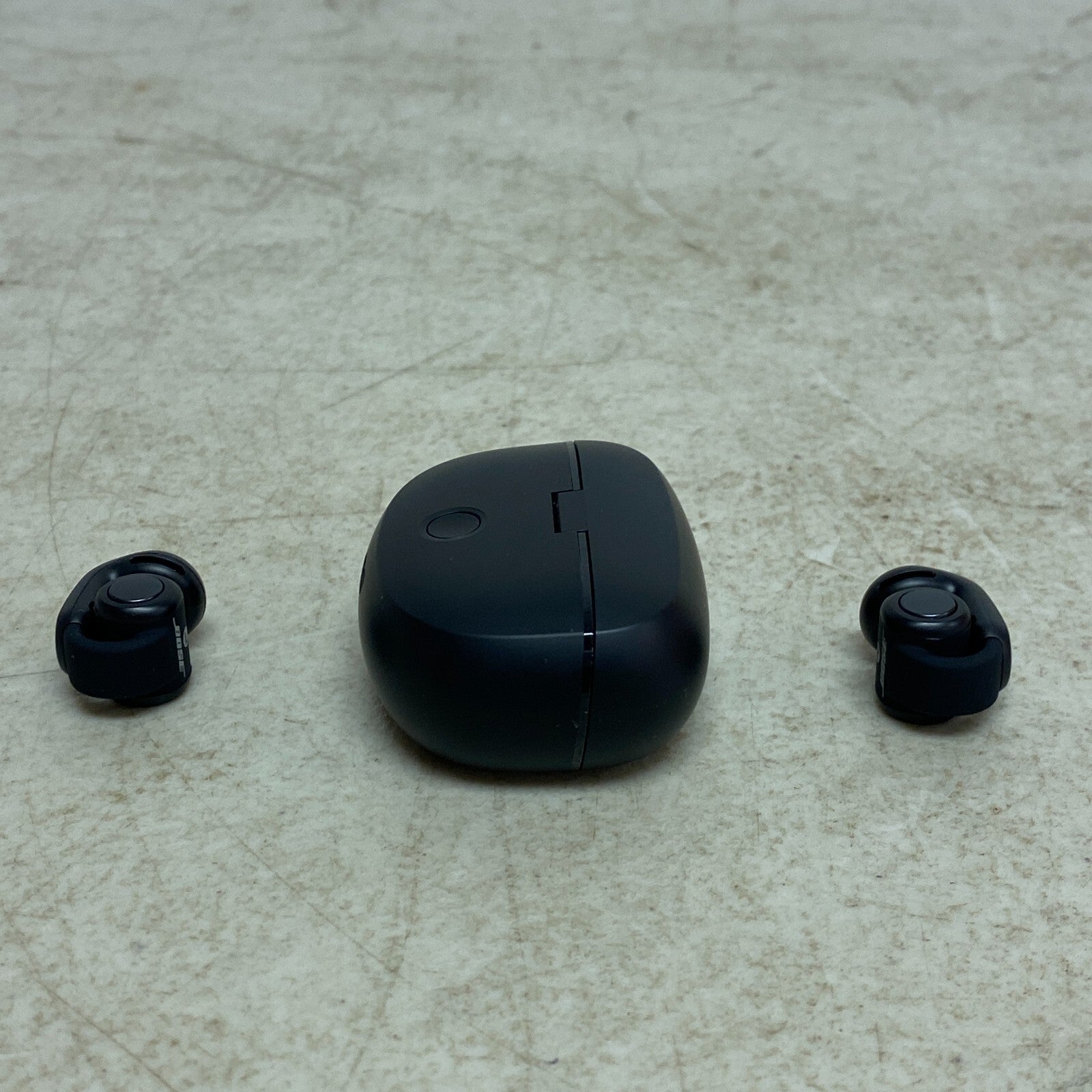 Bose Ultra Open Earbuds Black Made for iPhone | iPad ,work with Android New !!