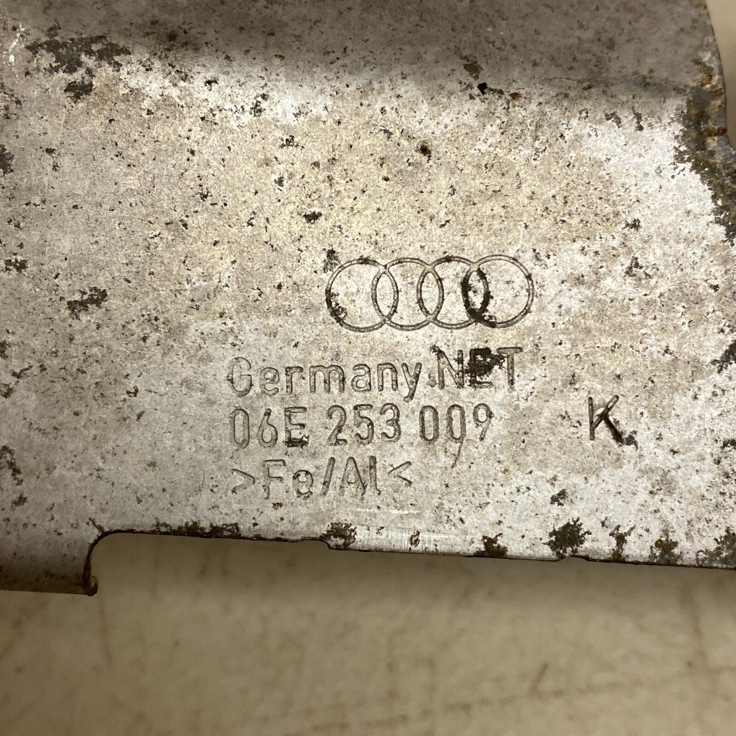 Audi Lower Shield for 2005-2011 Audi 06E 253 009 ,Used-Good