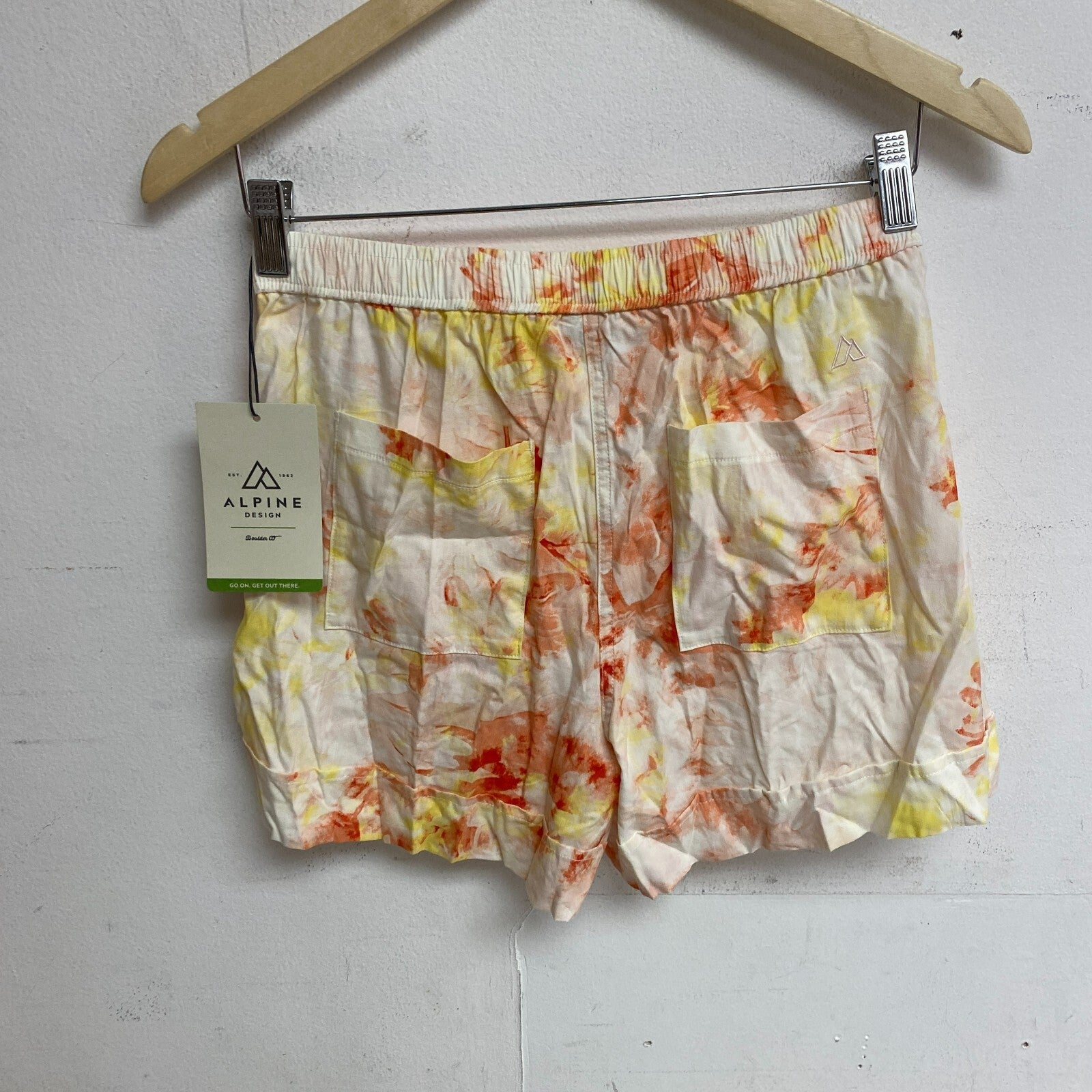 Alpine Design Womens Camping Shorts Soft Peach/Floral ADW13808