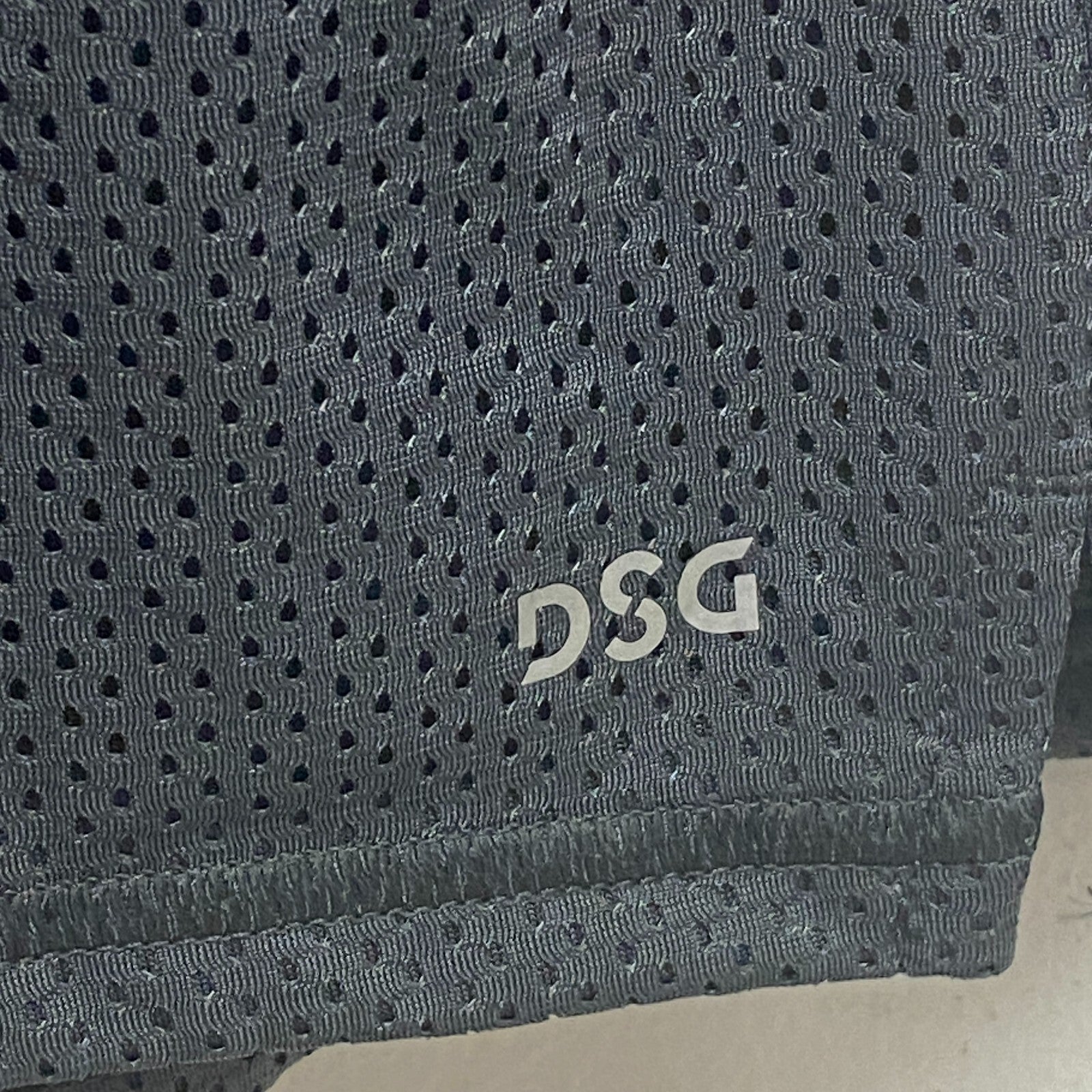 DSG Women's 7â Mesh Shorts with Pockets Carbon Grey Relaxed Mid-Rise DAW39137M