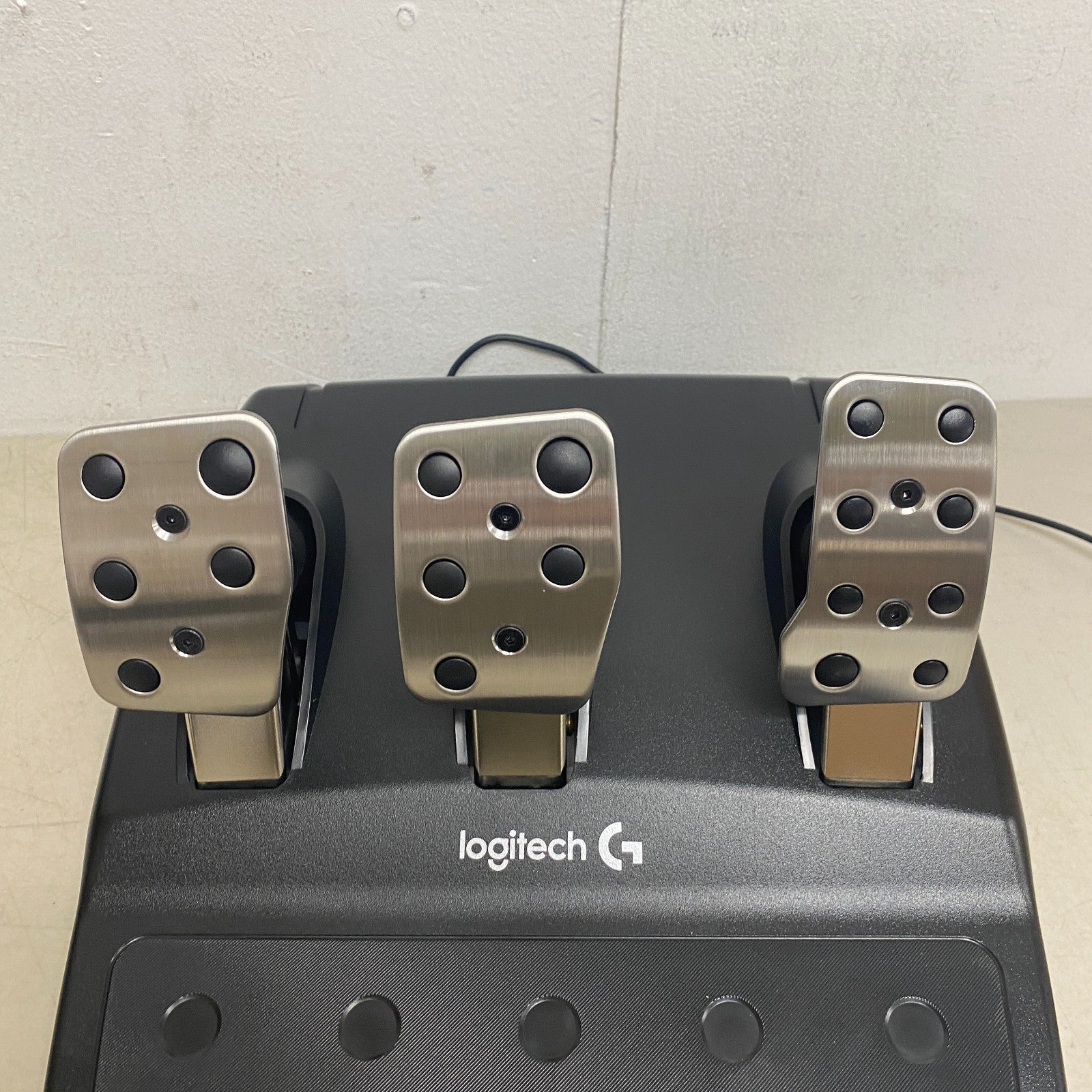 Logitech G920 Driving Force Racing Wheel & Pedals for Xbox Series X|S, Xbox