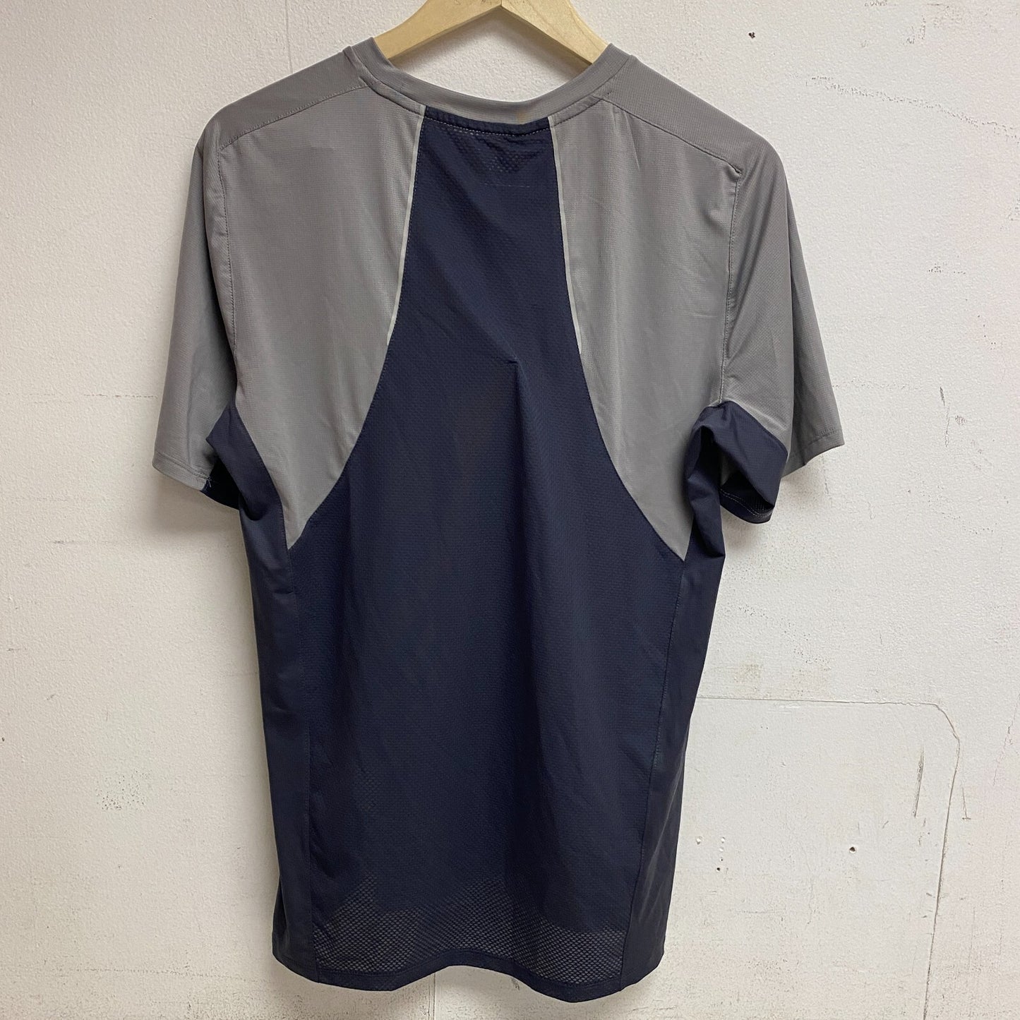 VRST Mens Accelerate Tee Silver Shadow Short Sleeve MAX231521 BRAND NEW