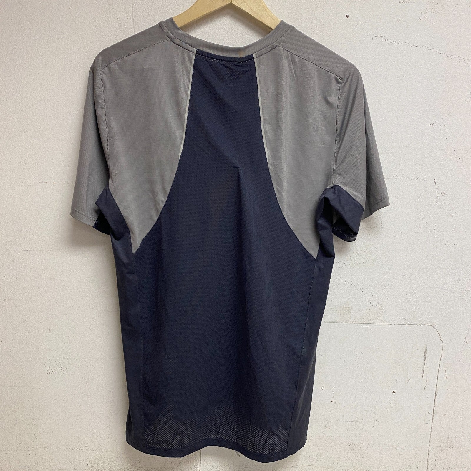 VRST Mens Accelerate Tee Silver Shadow Short Sleeve MAX231521 BRAND NEW