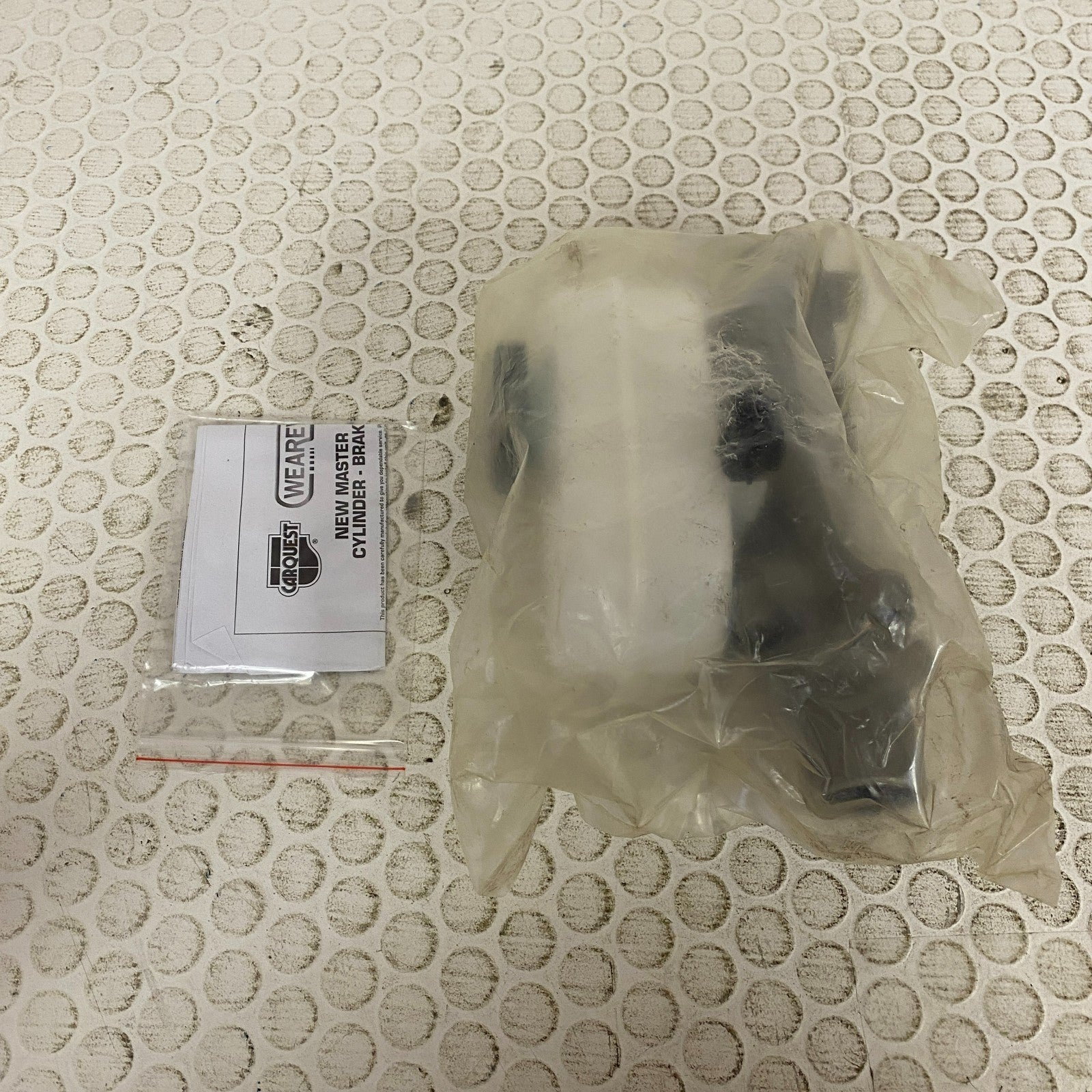 Carquest Wearever Brake Master Cylinder 1.062″ Bore Aluminum Model MCA630257